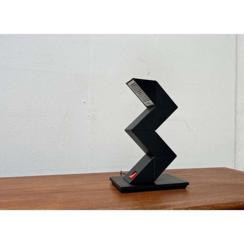 Metal Postmodern Model Z-Lite Zig Zag Flexible Table Lamp, 1980s For Sale