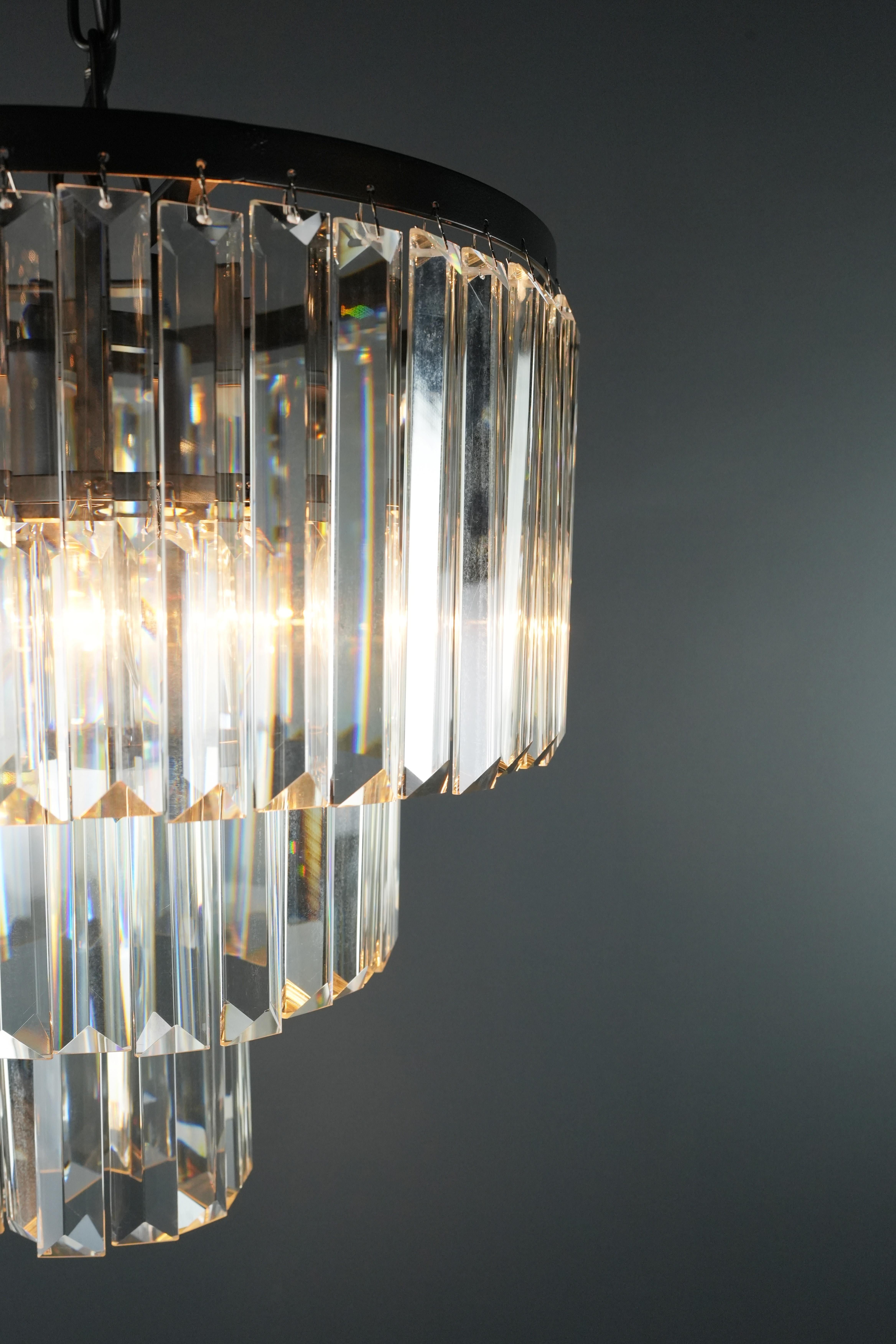 Postmoderner Moderner Schwarzer Runder Kronleuchter Art Nouveau im Zustand „Neu“ im Angebot in Berlin, DE