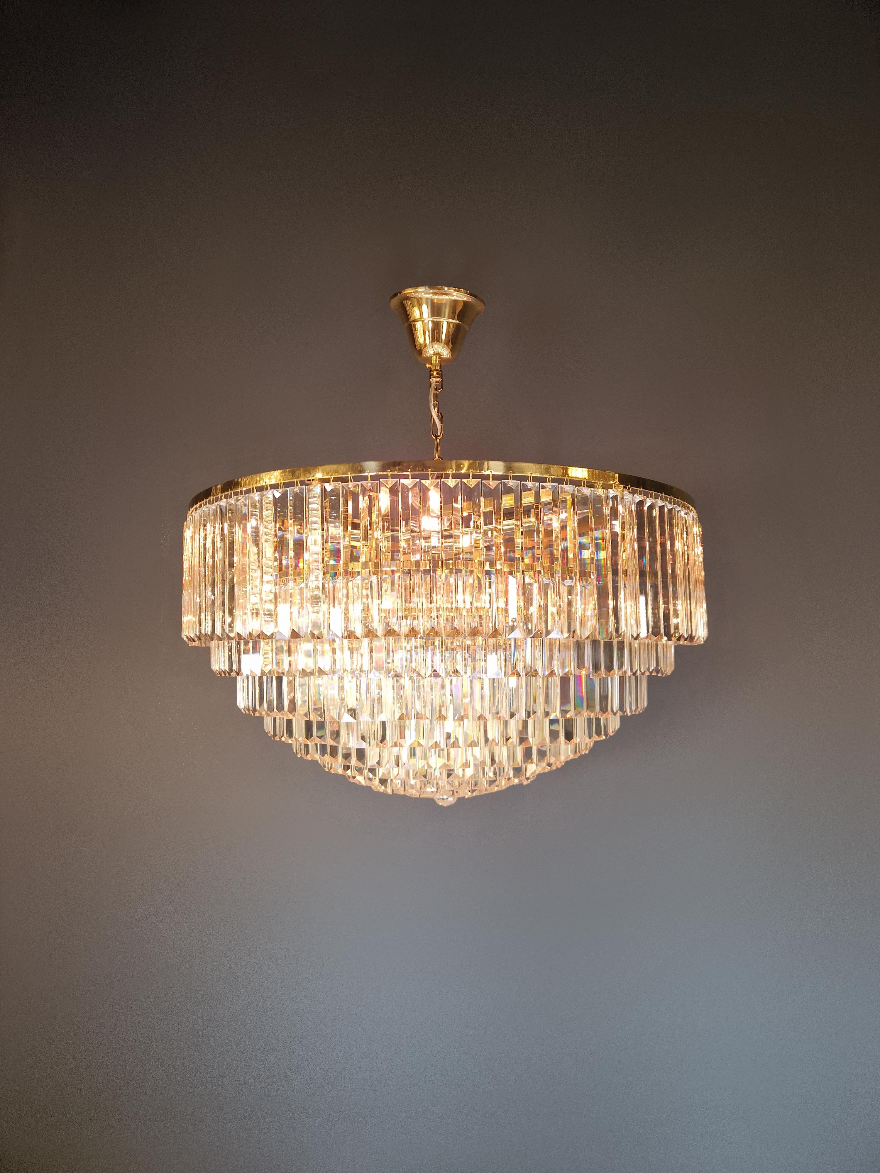 Araña redonda de latón dorado Art Nouveau XXL moderna postmoderna Posmoderno en venta