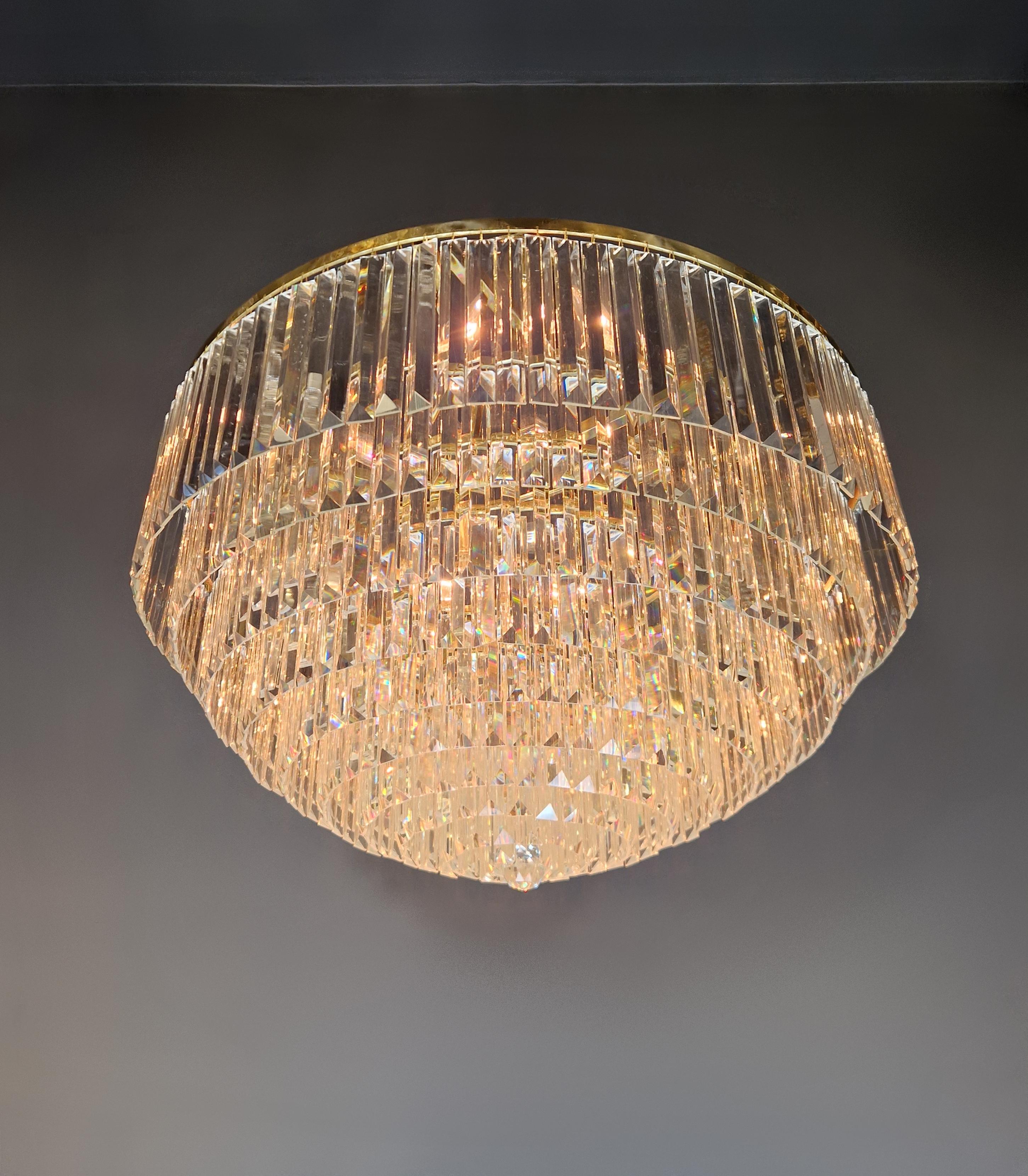 Araña redonda de latón dorado Art Nouveau XXL moderna postmoderna Siglo XXI y contemporáneo en venta