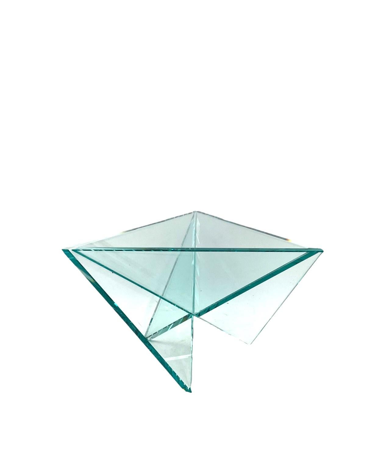 Postmodern molded glass bowl / centerpiece, RSVP Italy 1980s In Good Condition For Sale In Firenze, IT