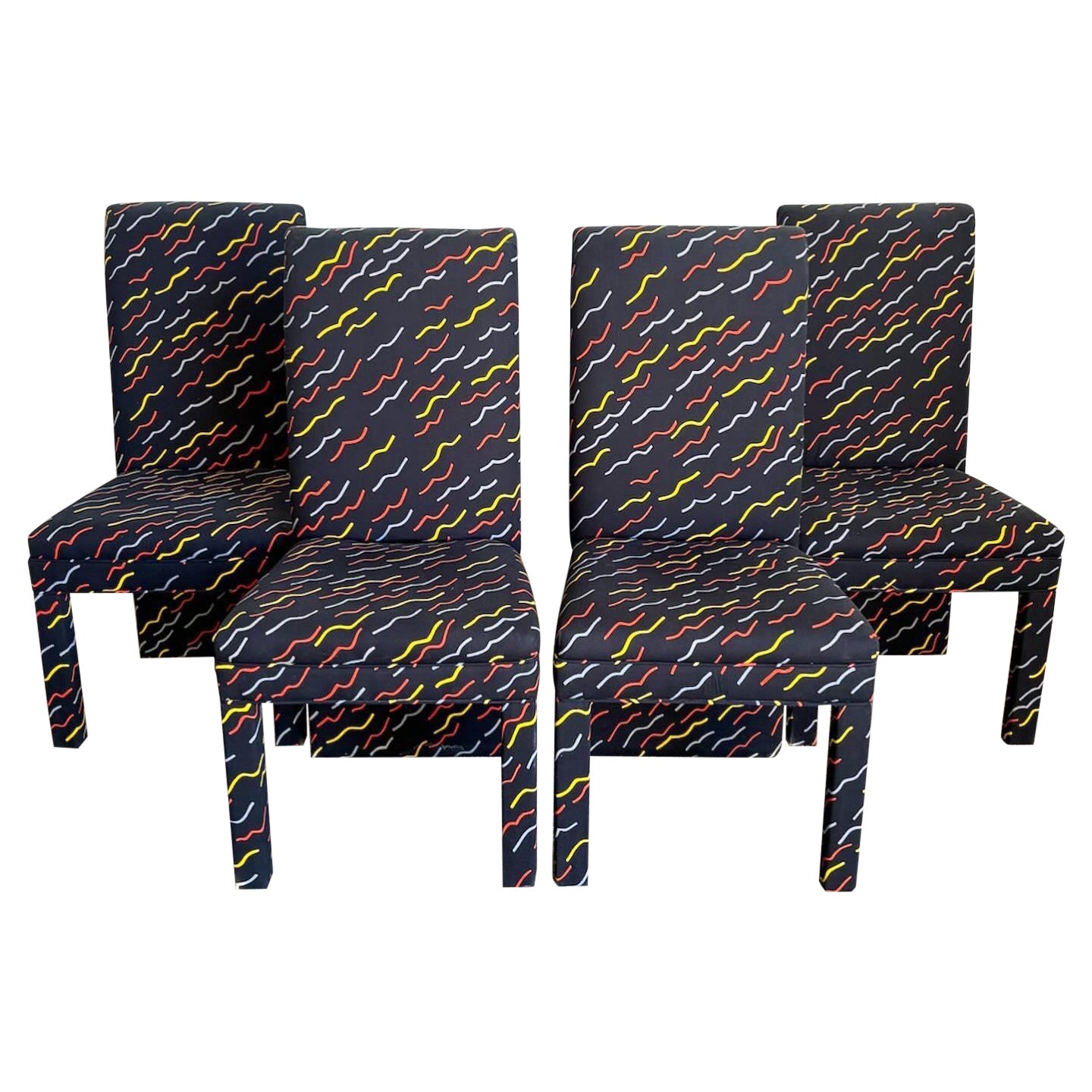 Postmodernas Sillas de Comedor Parsons de Tela Multicolor Garabato - Juego de 4 en venta