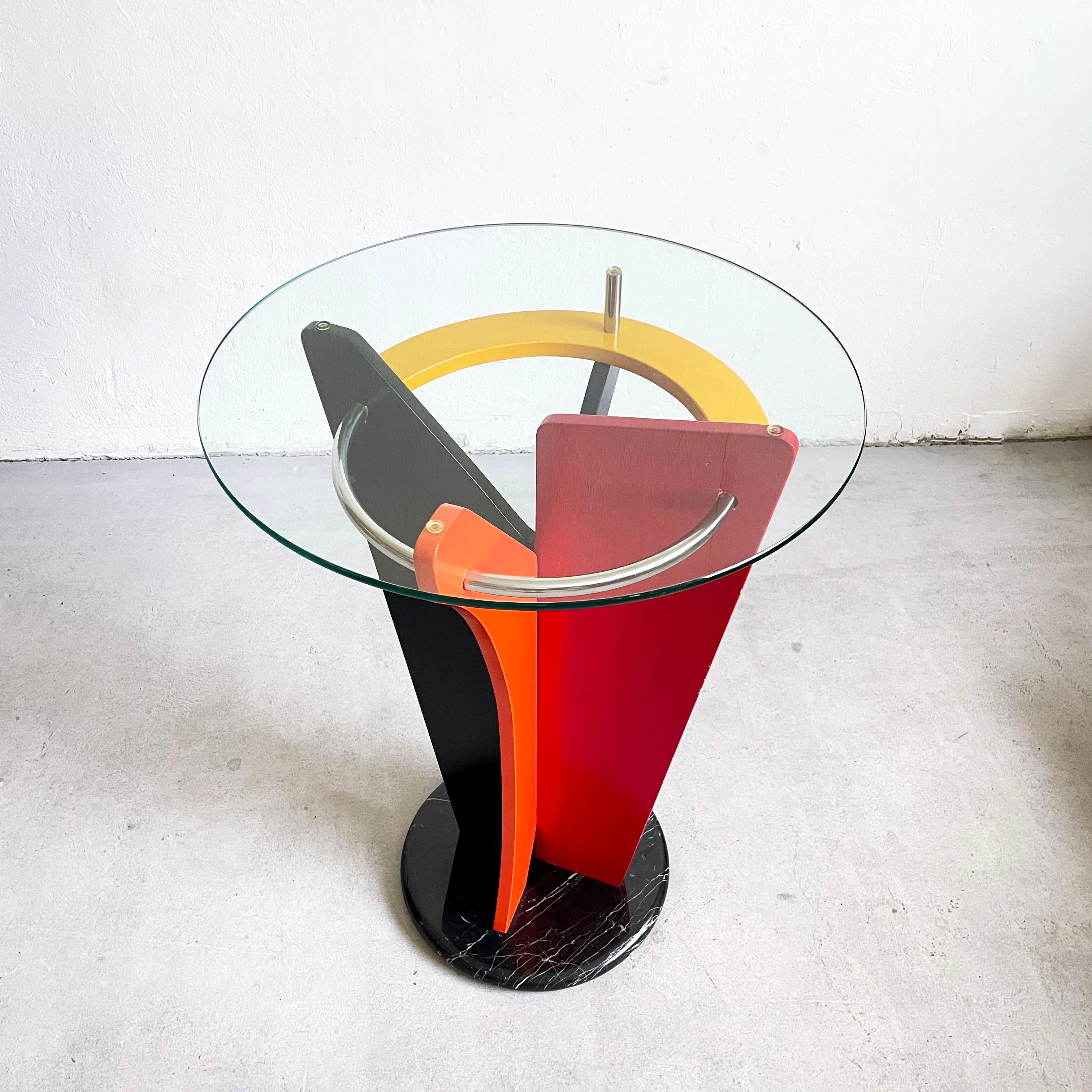 Post-Modern Postmodern Multicolored Italian Memphis Design Pedestal Gueridon Side Table For Sale