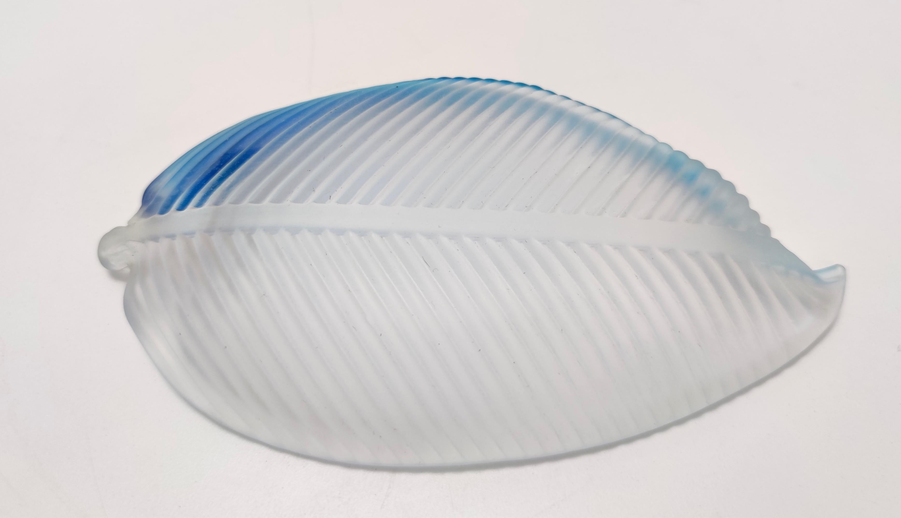 Postmodern Murano Glass Leaf Trinket Bowl / VIde-Poche by Alfredo Barbini, Italy For Sale 1