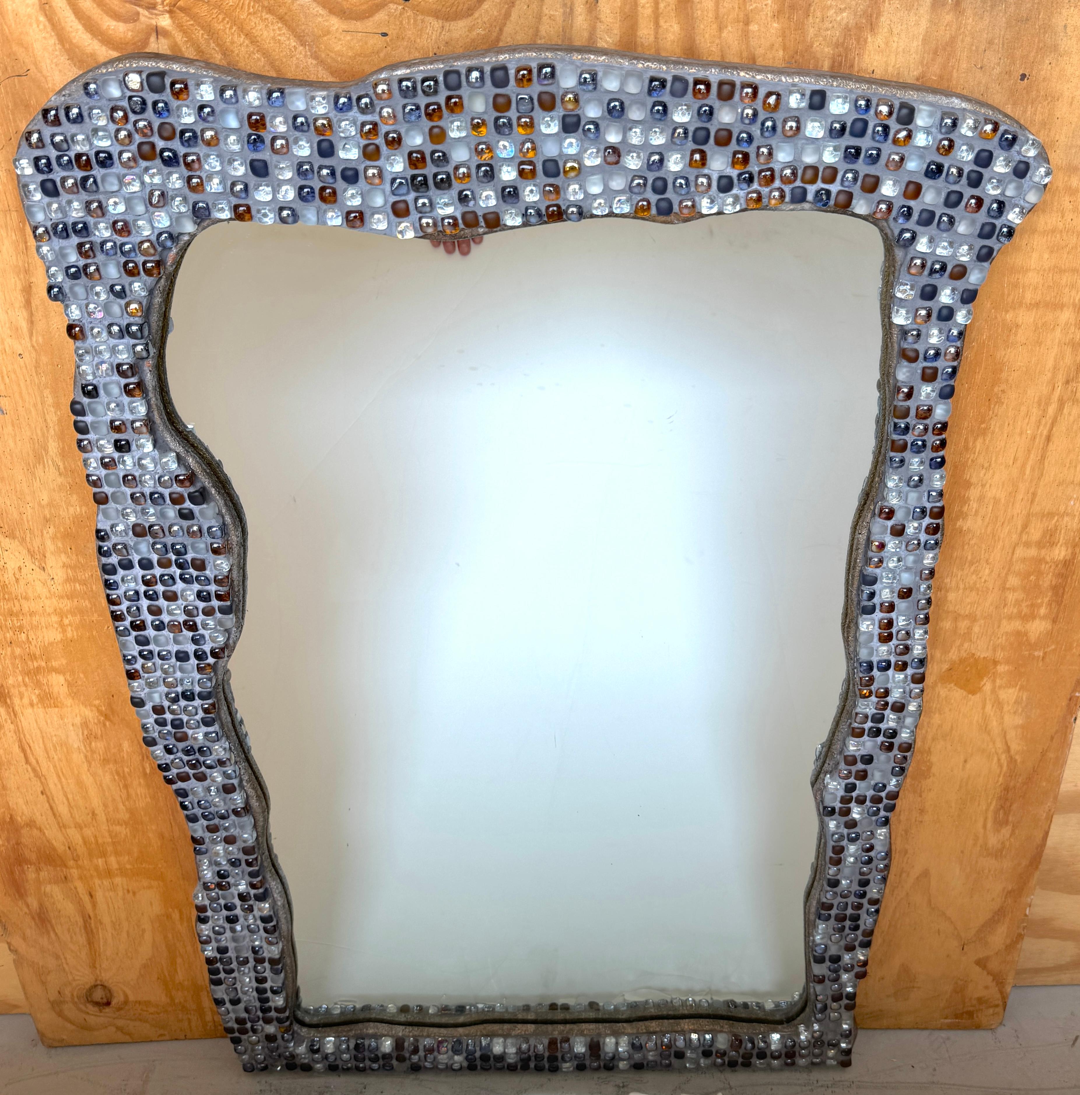 Postmodern Murano Glass Mosaic Biomorphic Mirror, Italy, circa 1990s (Italienisch) im Angebot