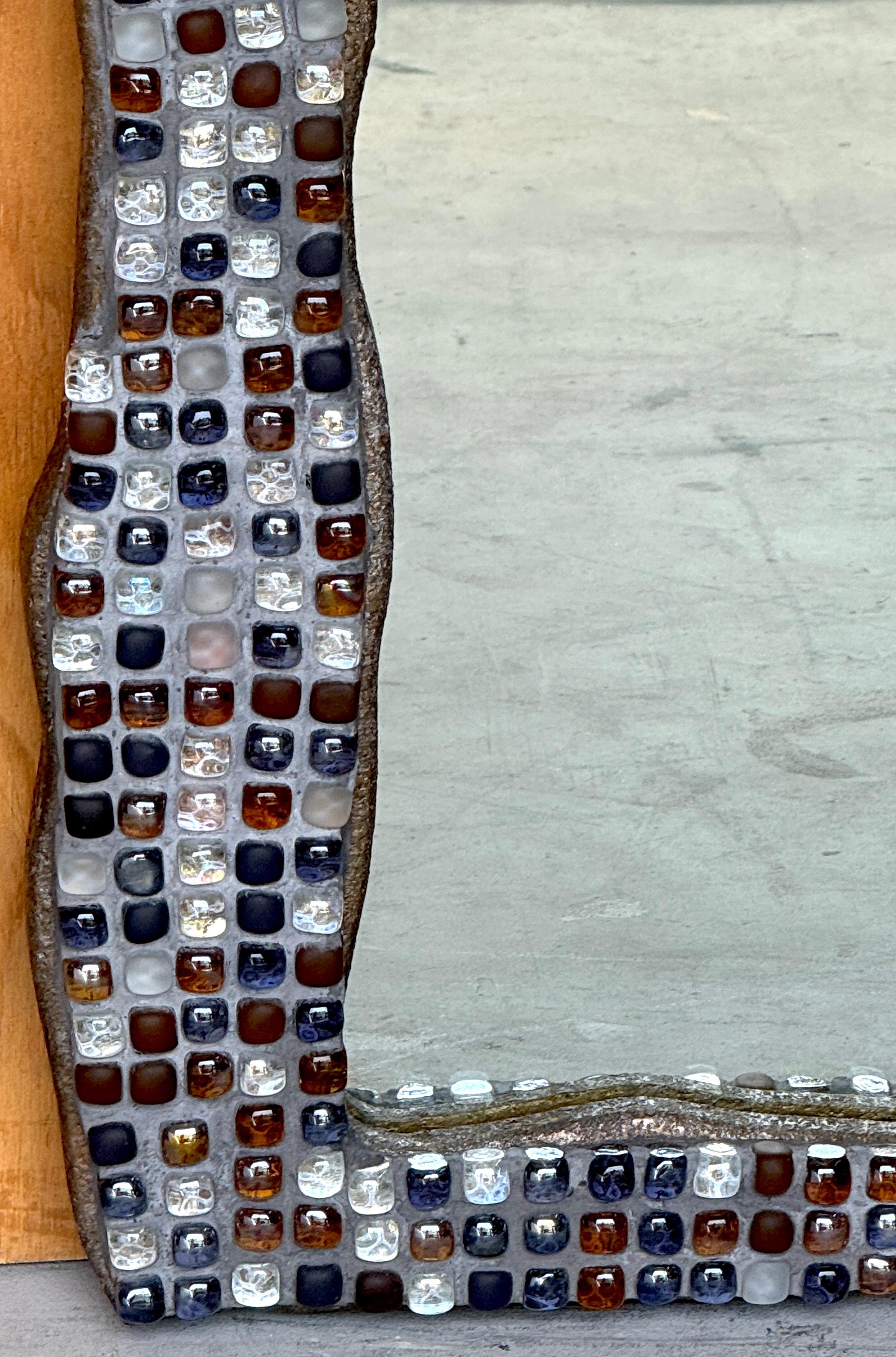 Postmodern Murano Glass Mosaic Biomorphic Mirror, Italy, circa 1990s (20. Jahrhundert) im Angebot