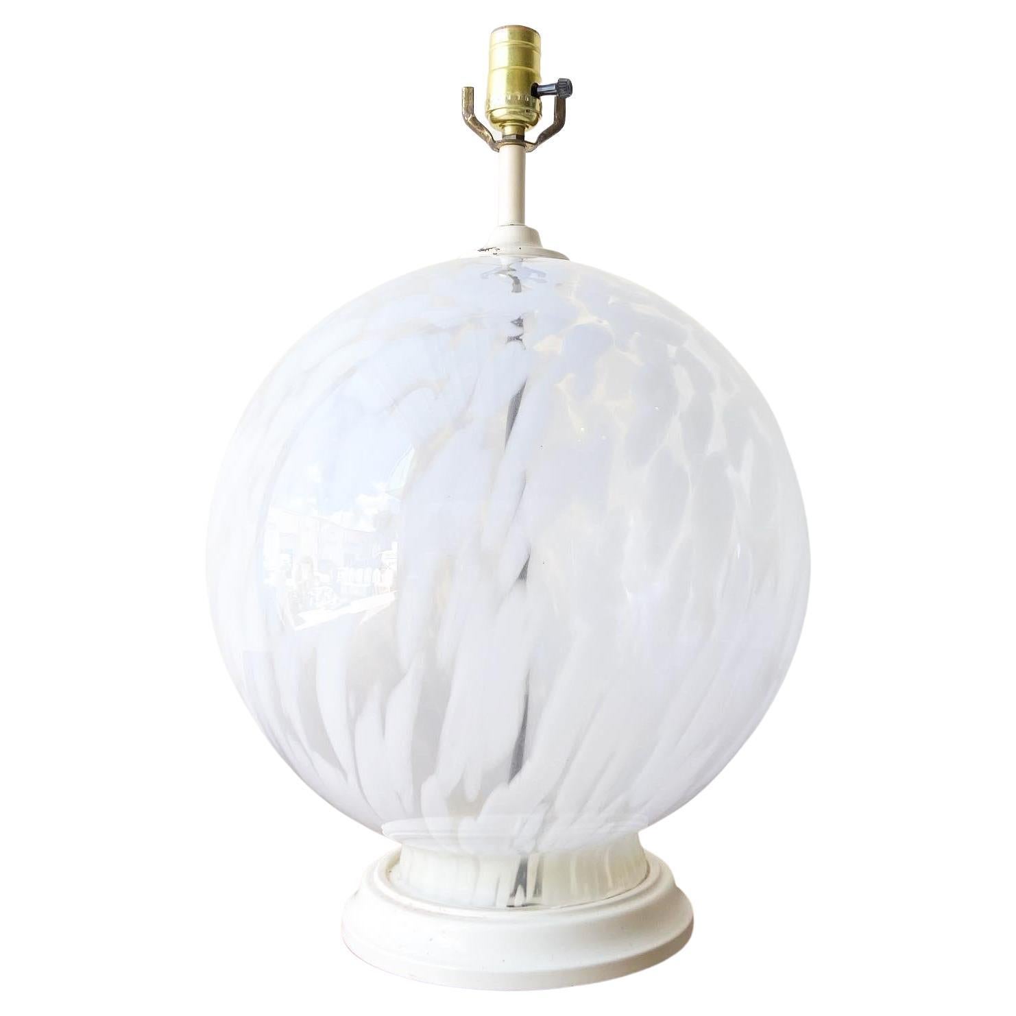 Postmoderne kugelförmige Tischlampe aus Muranoglas