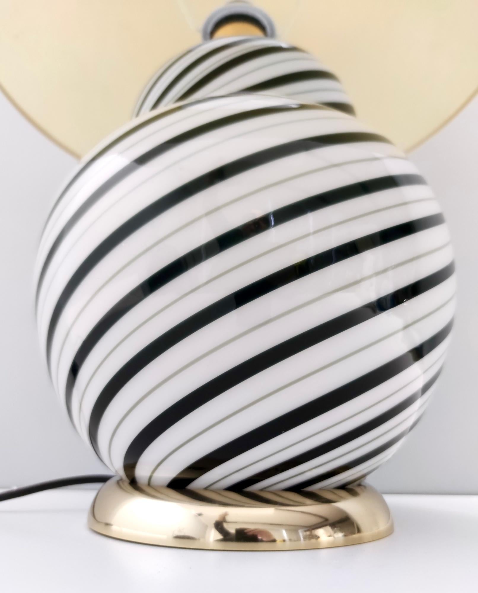 Lampe de table postmoderne en verre de Murano dans le style de Lino Tagliapietra, Italie en vente 4