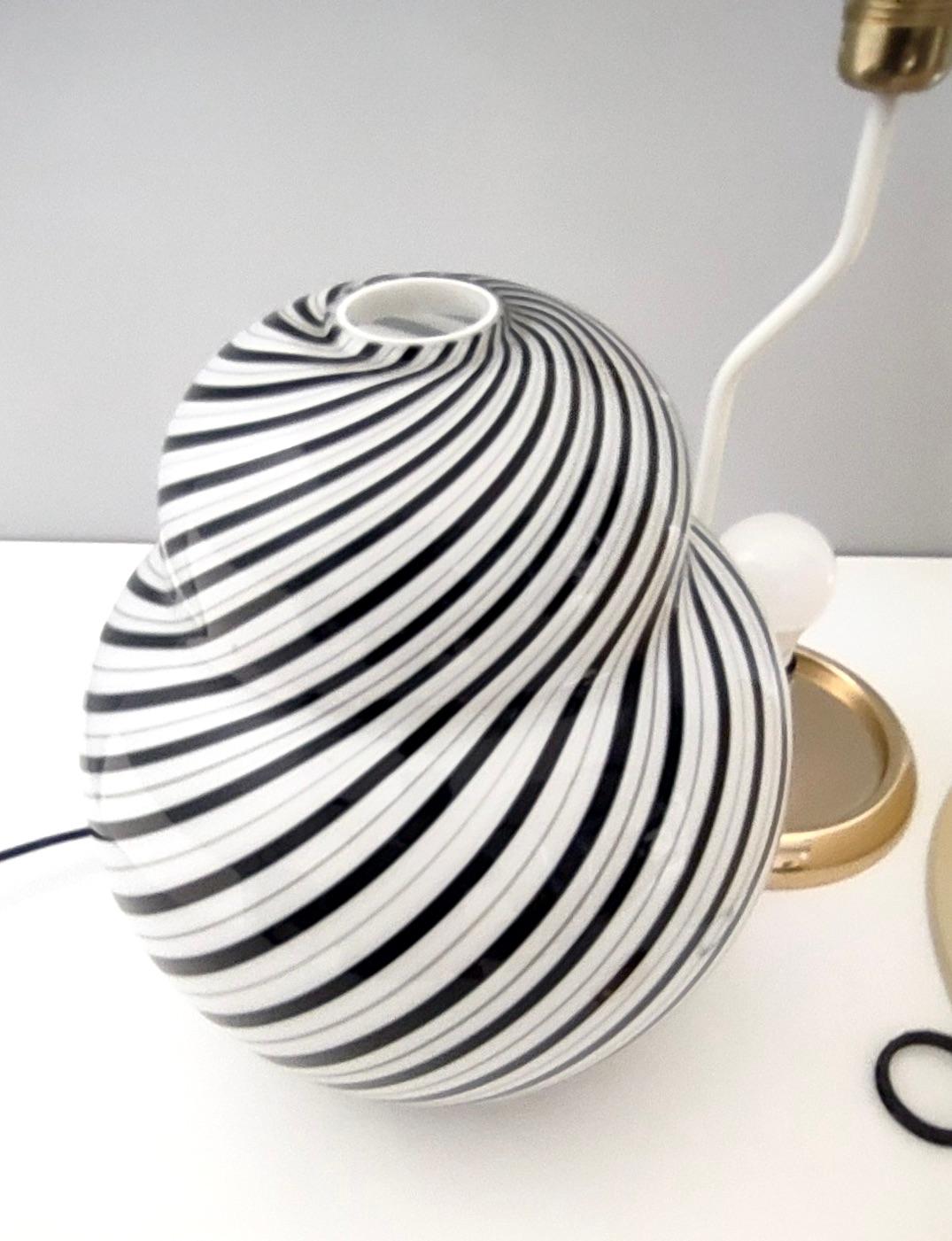 Lampe de table postmoderne en verre de Murano dans le style de Lino Tagliapietra, Italie en vente 5