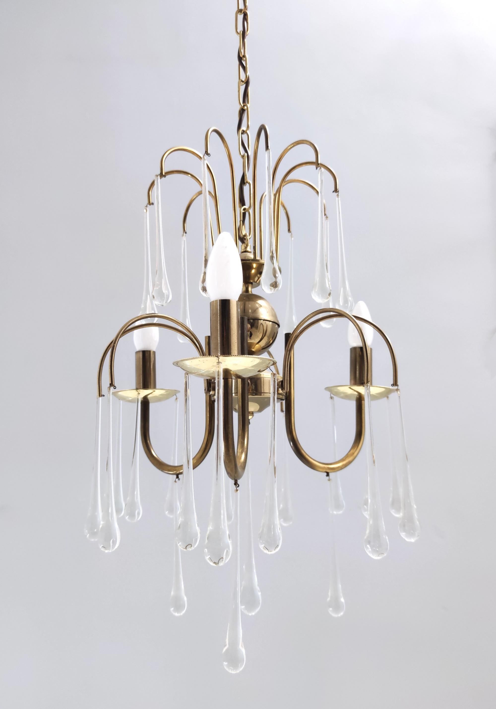 Laiton Lustre postmoderne en verre de Murano en forme de goutte d'eau dans le style de Venini, Italie en vente
