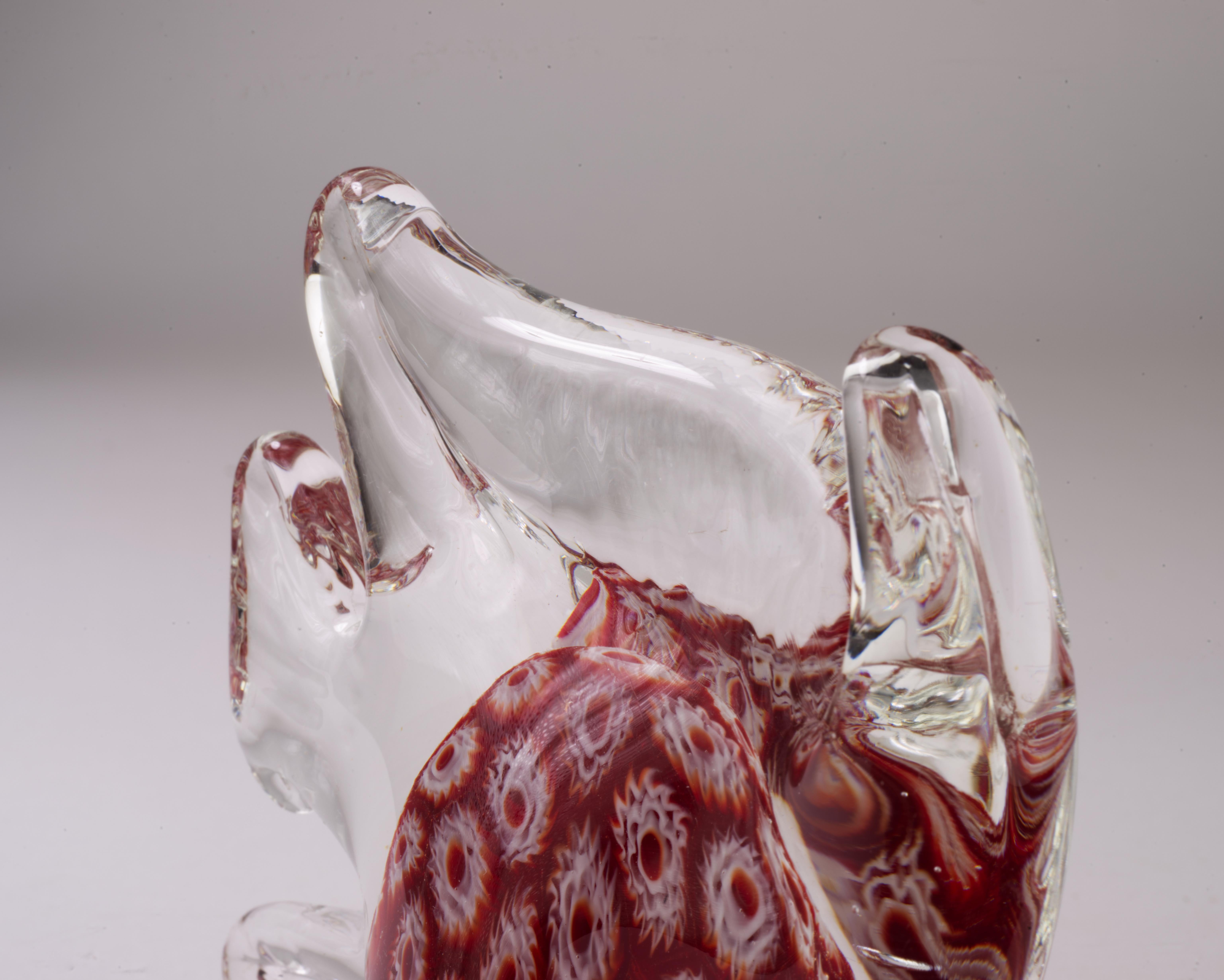 Postmoderner Briefbeschwerer aus Murano Millefiori-Glas mit Fischfigur aus Rot im Angebot 5