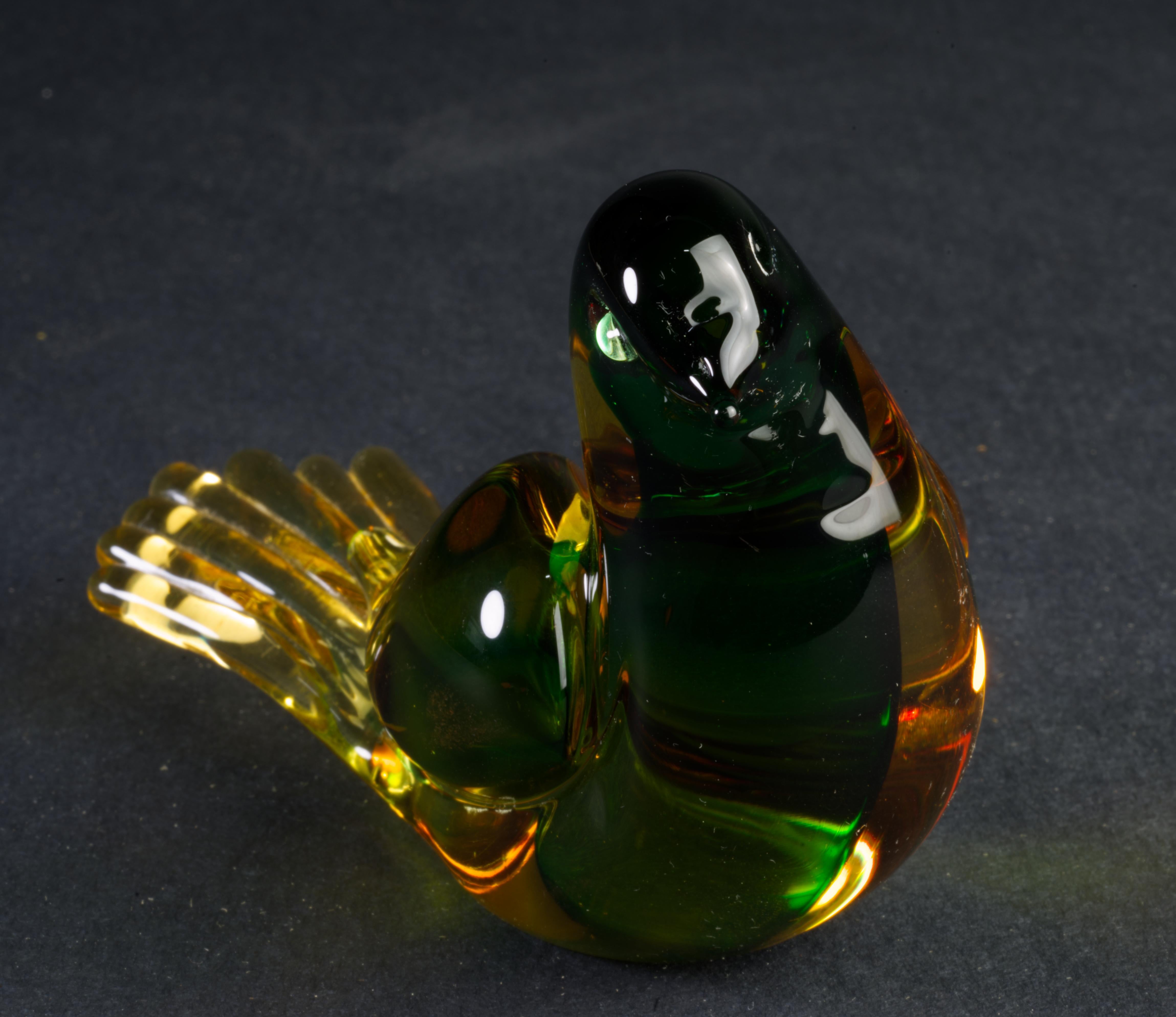Italian Postmodern Murano Sommerso Glass Bird Figurine Paperweight Green Amber