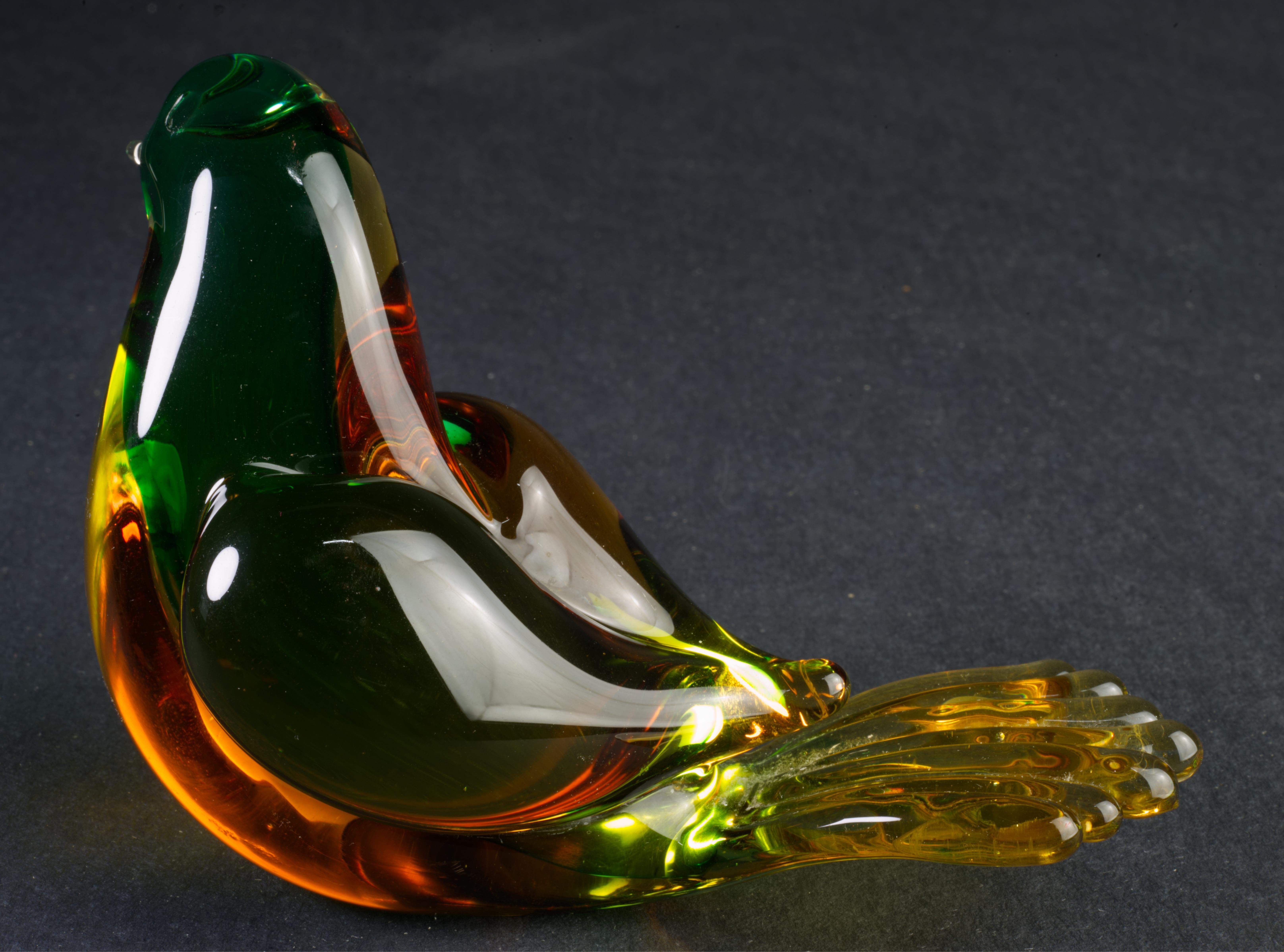 Art Glass Postmodern Murano Sommerso Glass Bird Figurine Paperweight Green Amber