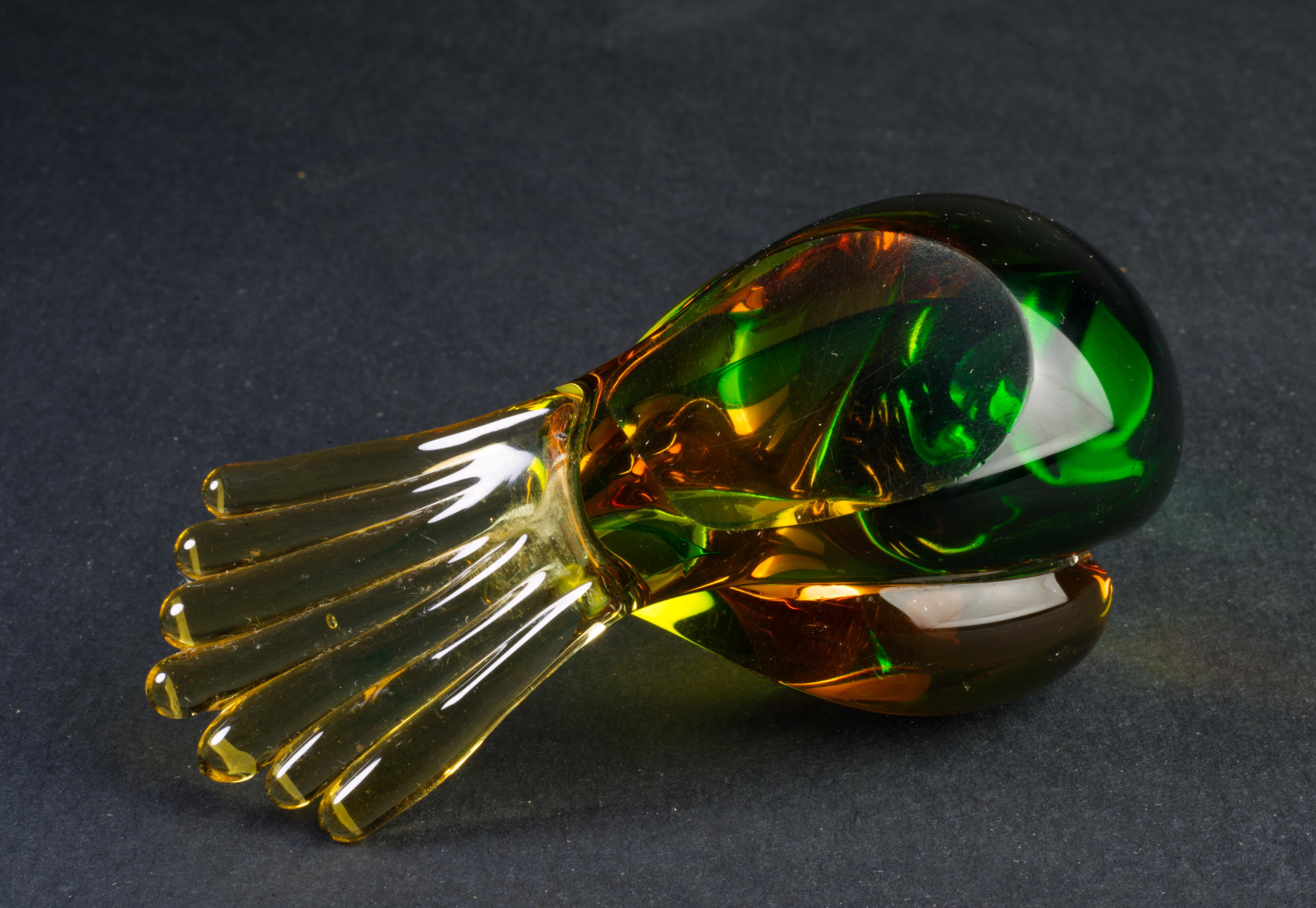 Postmodern Murano Sommerso Glass Bird Figurine Paperweight Green Amber 3