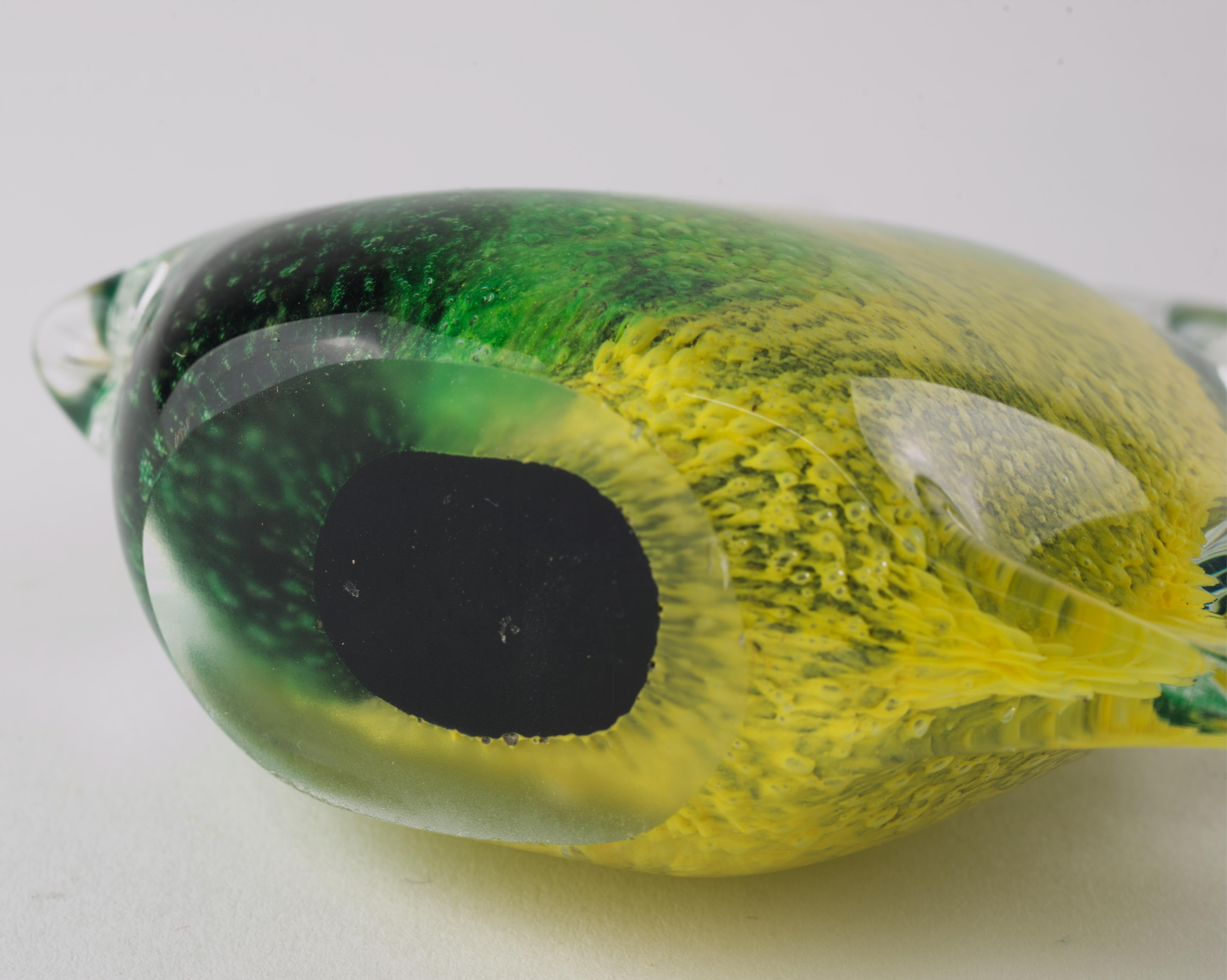Postmodern Murano Sommerso Glass Fish Figurine Paperweight For Sale 3
