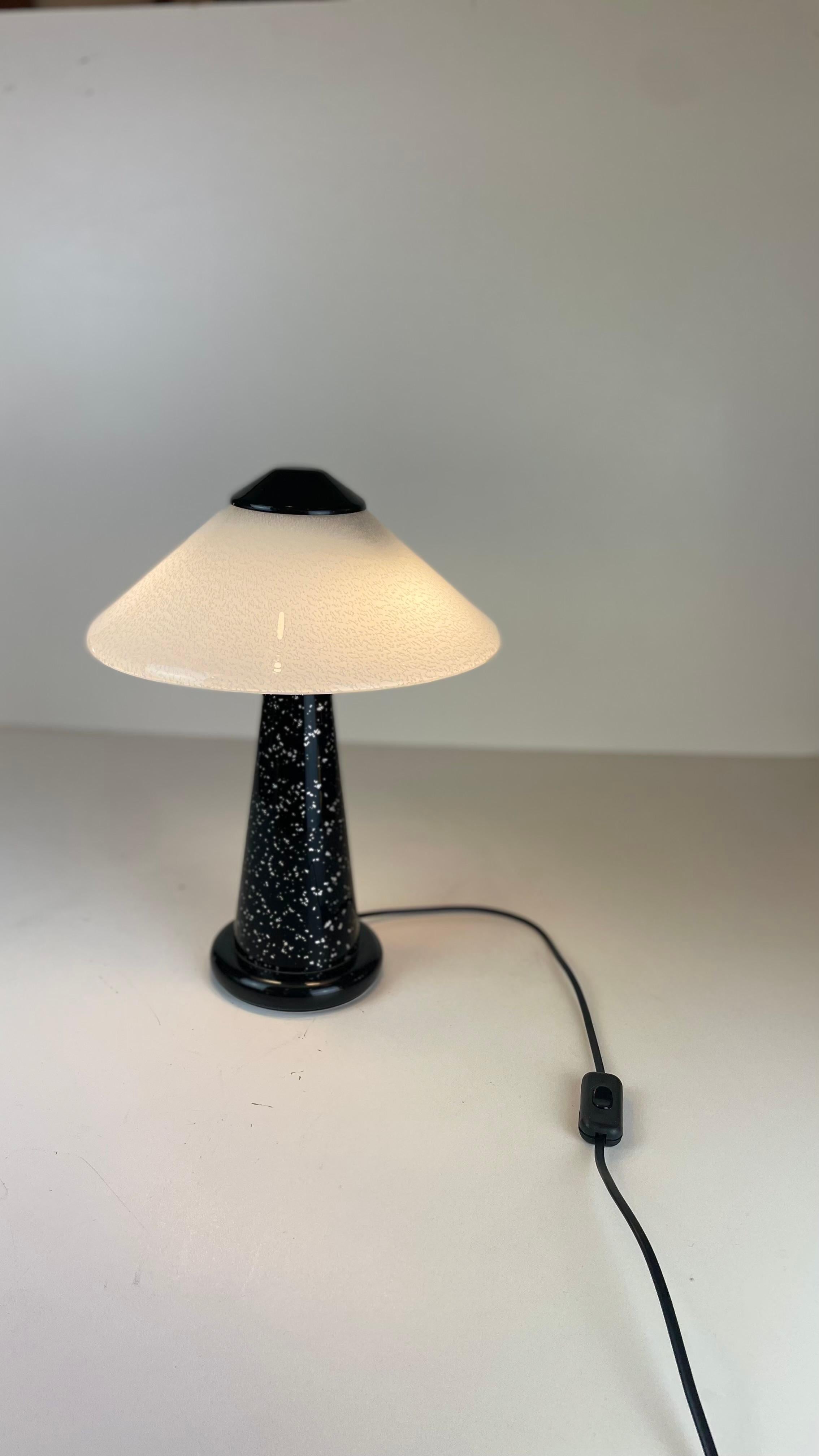 Postmoderne Murano-Tischlampe, 1980er-Jahre im Angebot 5