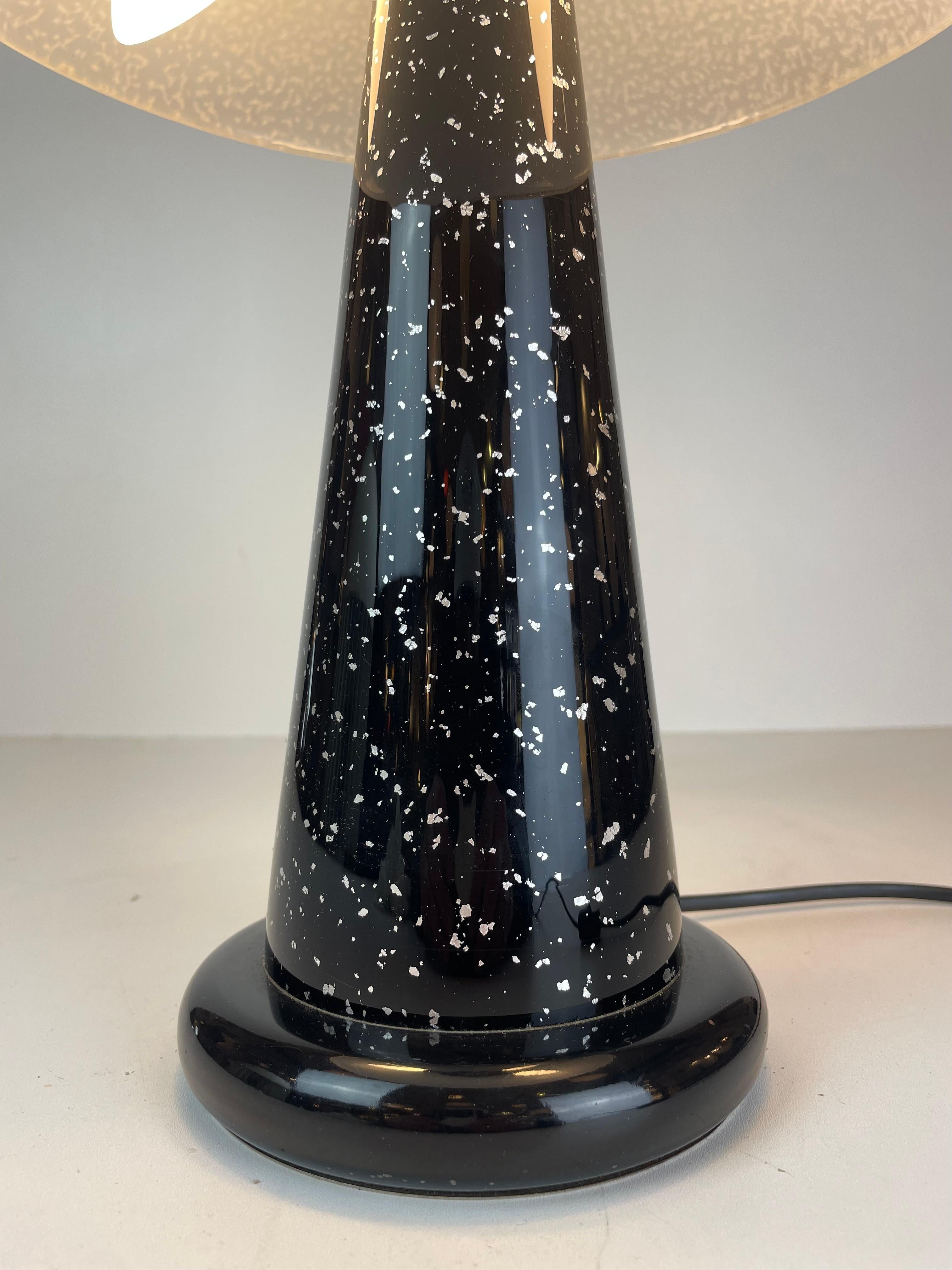 Postmoderne Murano-Tischlampe, 1980er-Jahre (Metall) im Angebot