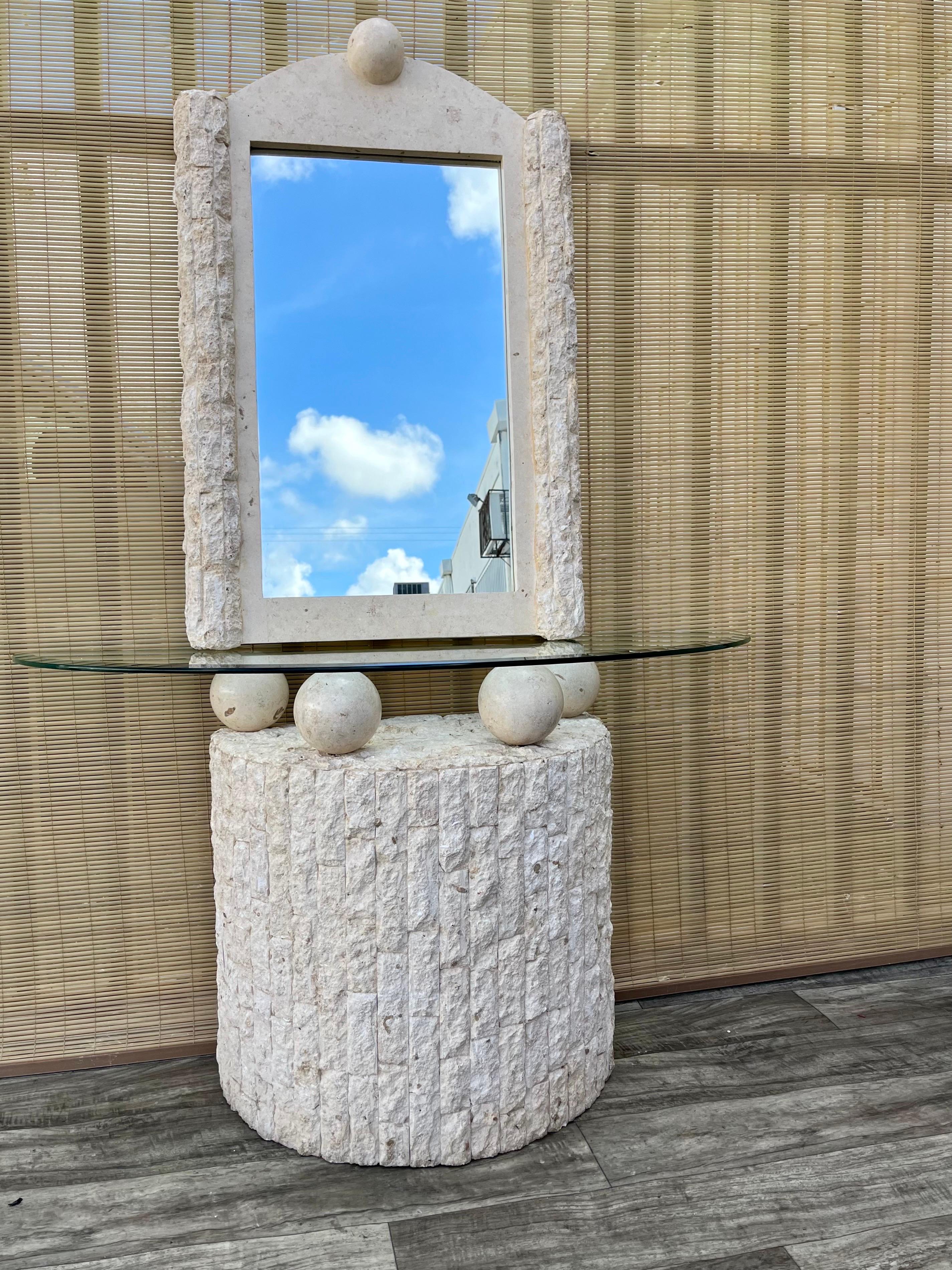 Postmodern Natural Mactan Stone Entry Console Table With Wall Mirror. C 1990s In Good Condition For Sale In Miami, FL