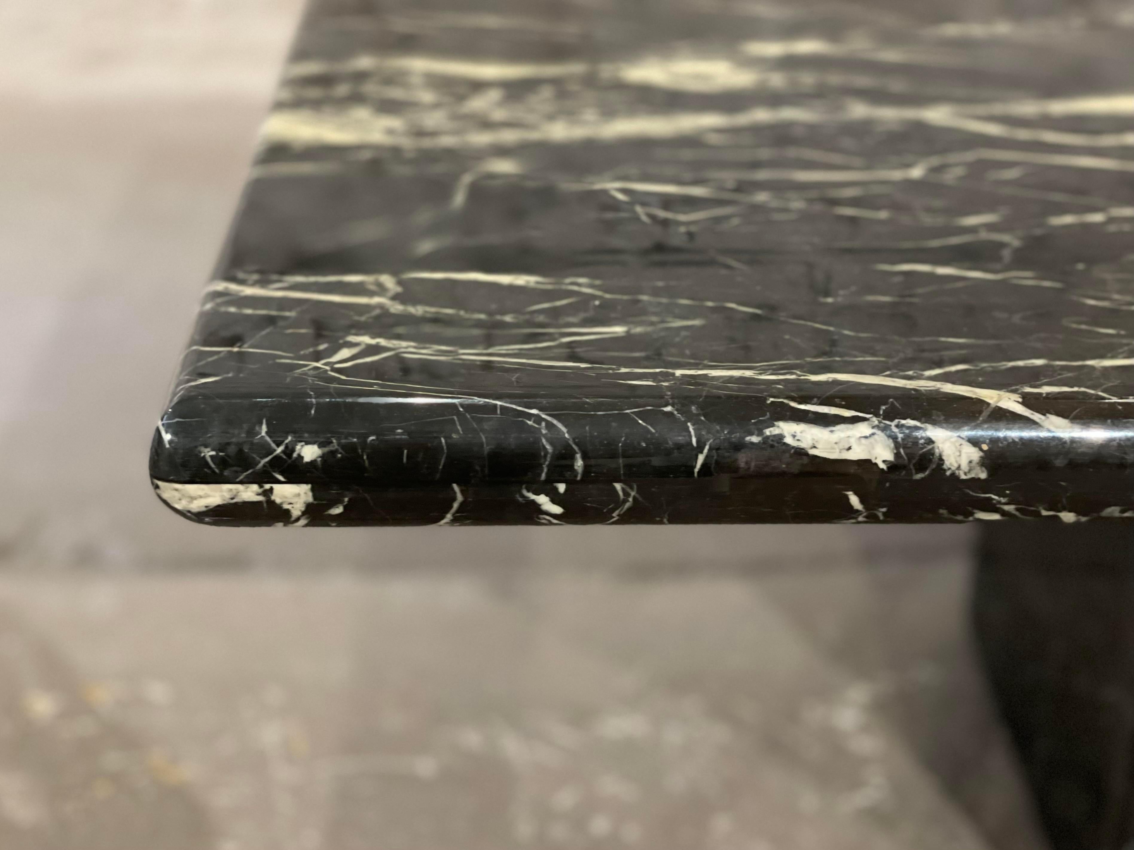Postmodern Nero Marquina Marble Coffee Table In Excellent Condition In Chicago, IL