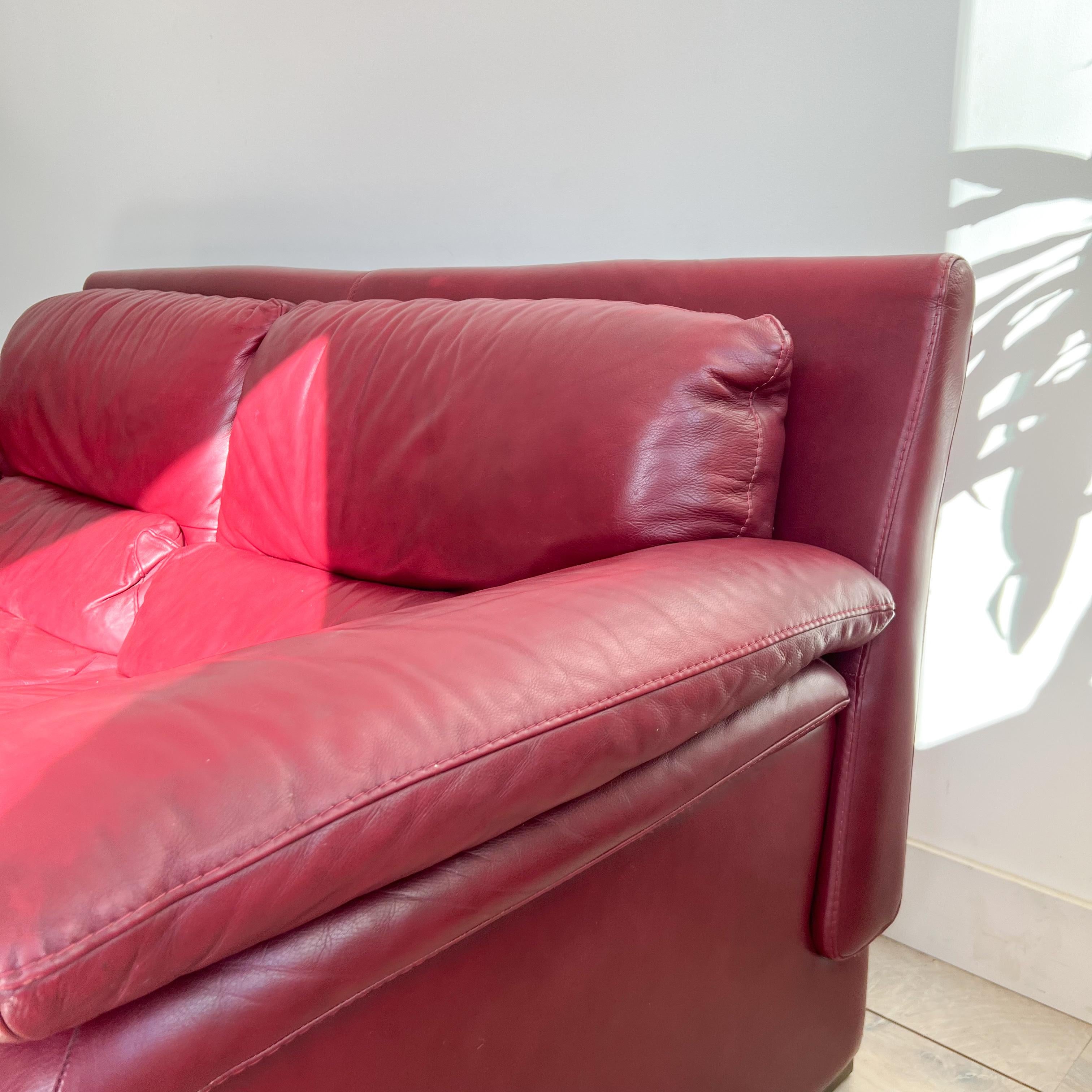 Postmodern Nicoletti Salotti Dark Red Leather Sofa/Loveseat - Made in Italy 5