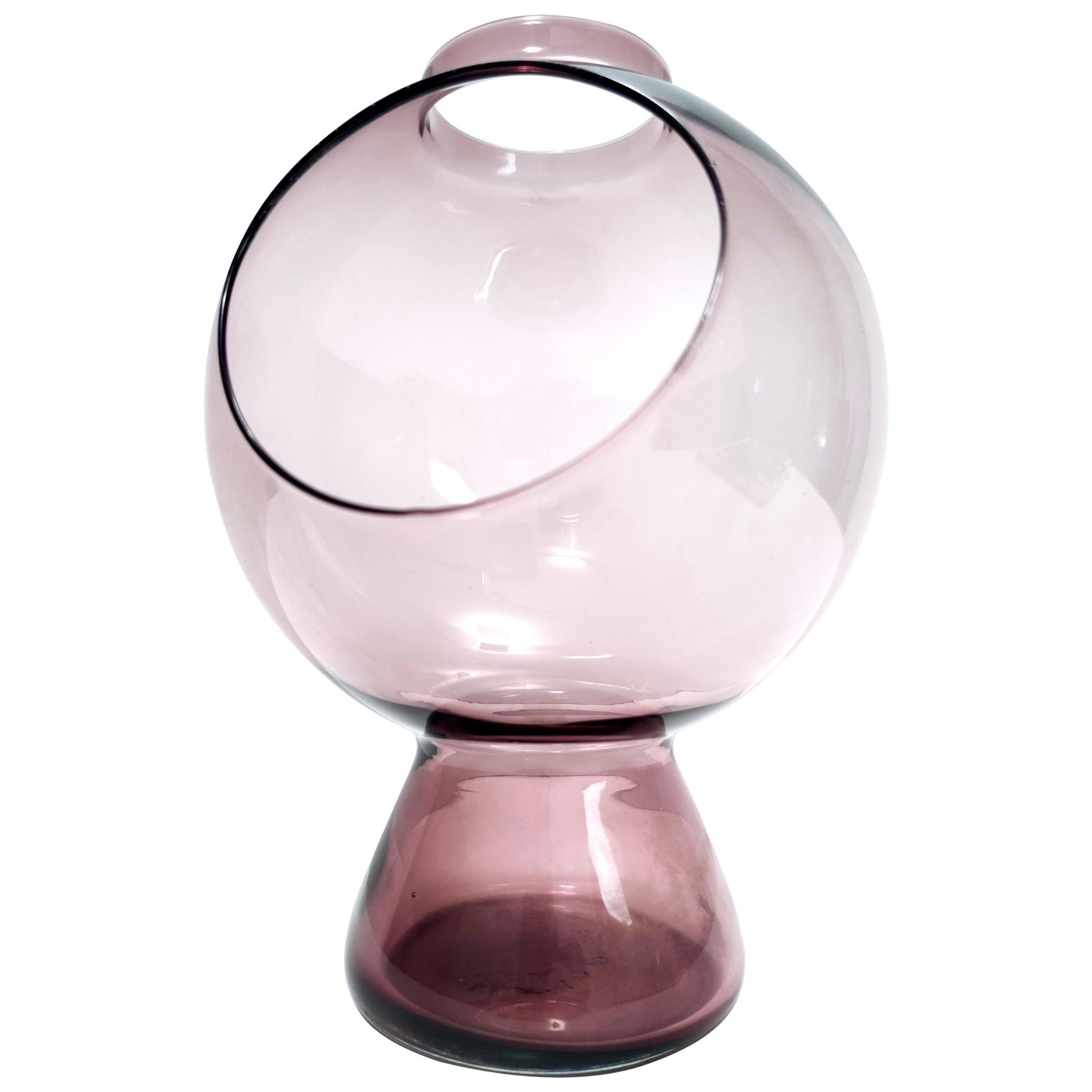 Jarrón posmoderno de cristal de Murano rosa viejo con un agujero, Italia en venta