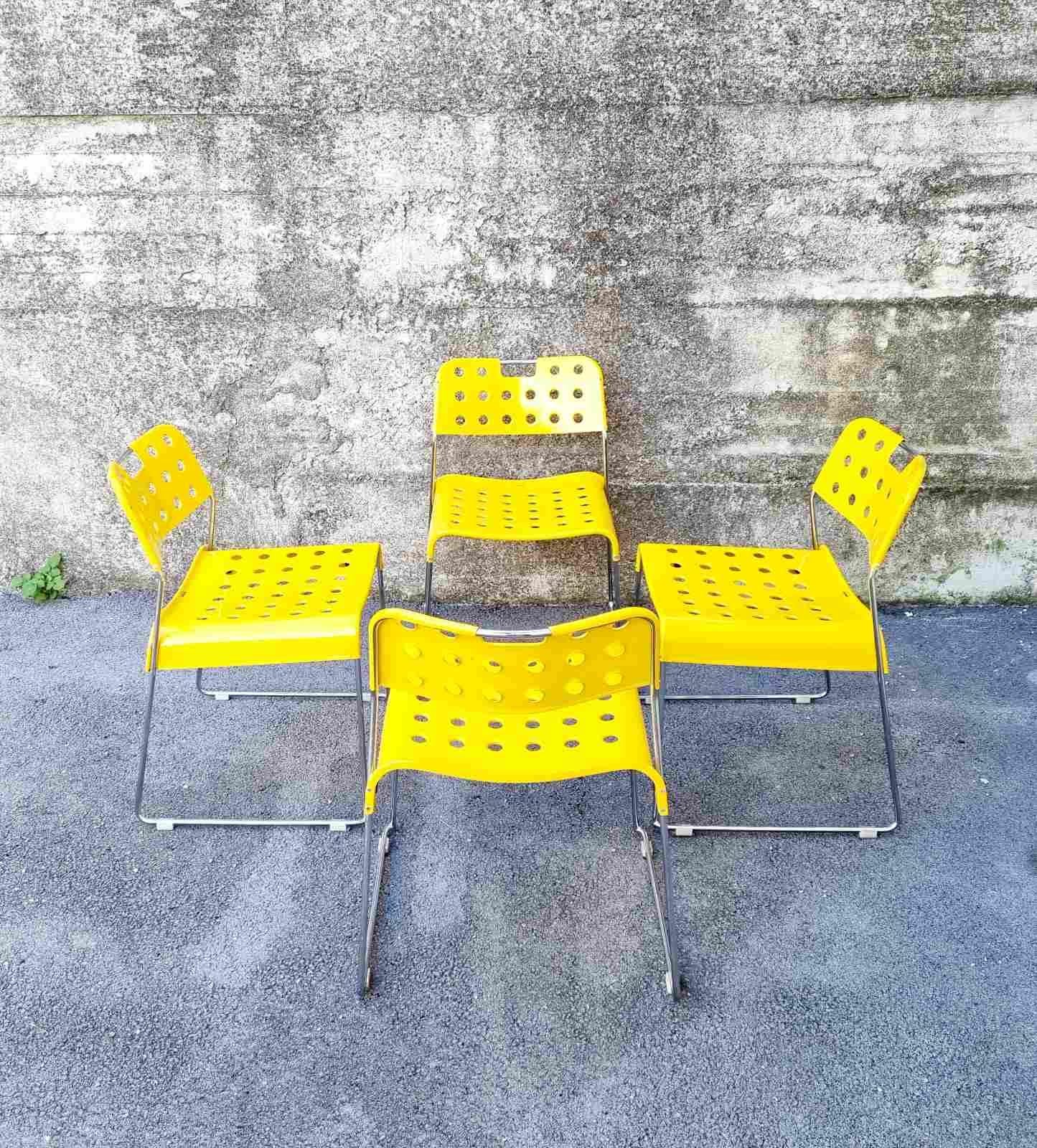 Ensemble de 4 chaises postmodernes Omkstack de Rodney Kinsman pour Bieffeplast, Italie, années 70 en vente 5