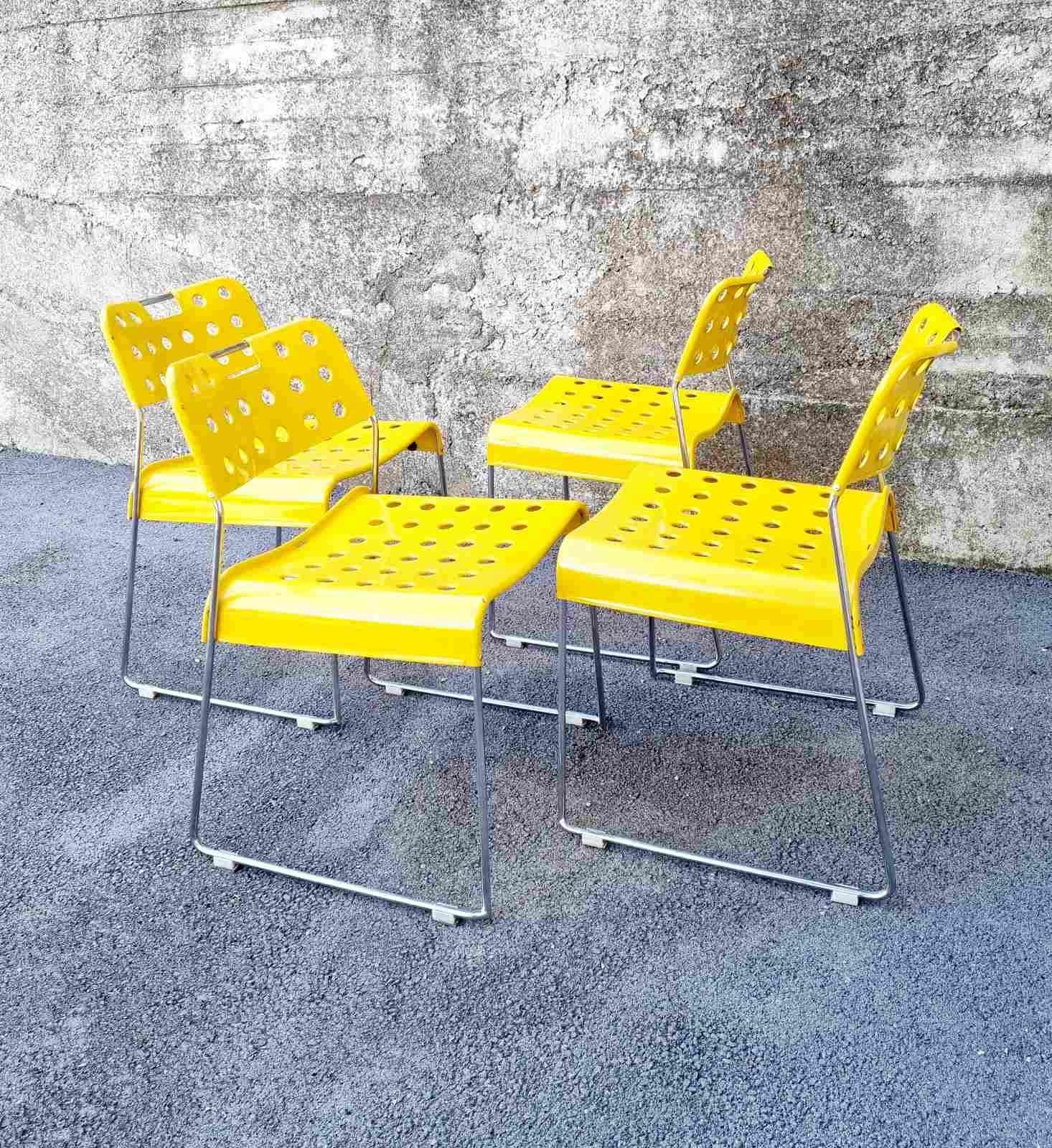 Ensemble de 4 chaises postmodernes Omkstack de Rodney Kinsman pour Bieffeplast, Italie, années 70 en vente 9