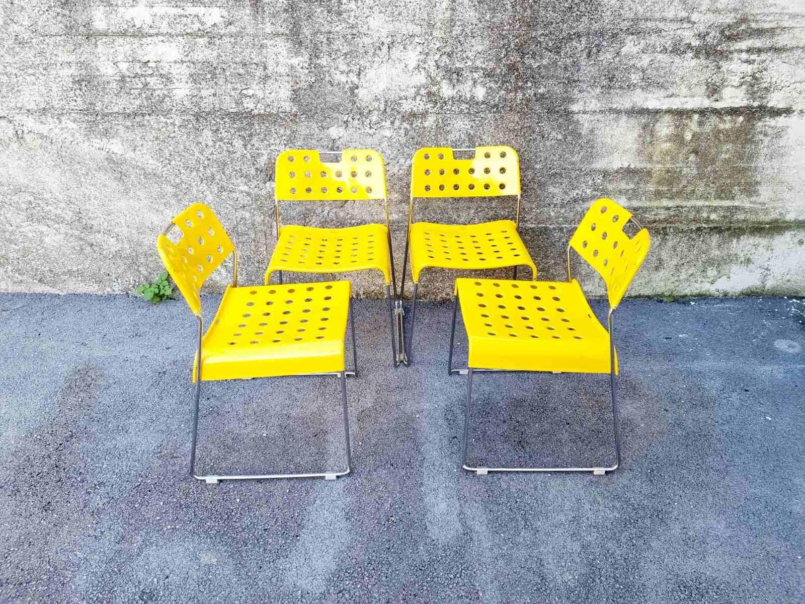 Late 20th Century Postmodern Omkstack Chairs by Rodney Kinsman for Bieffeplast, Italy 70s Set of 4 For Sale