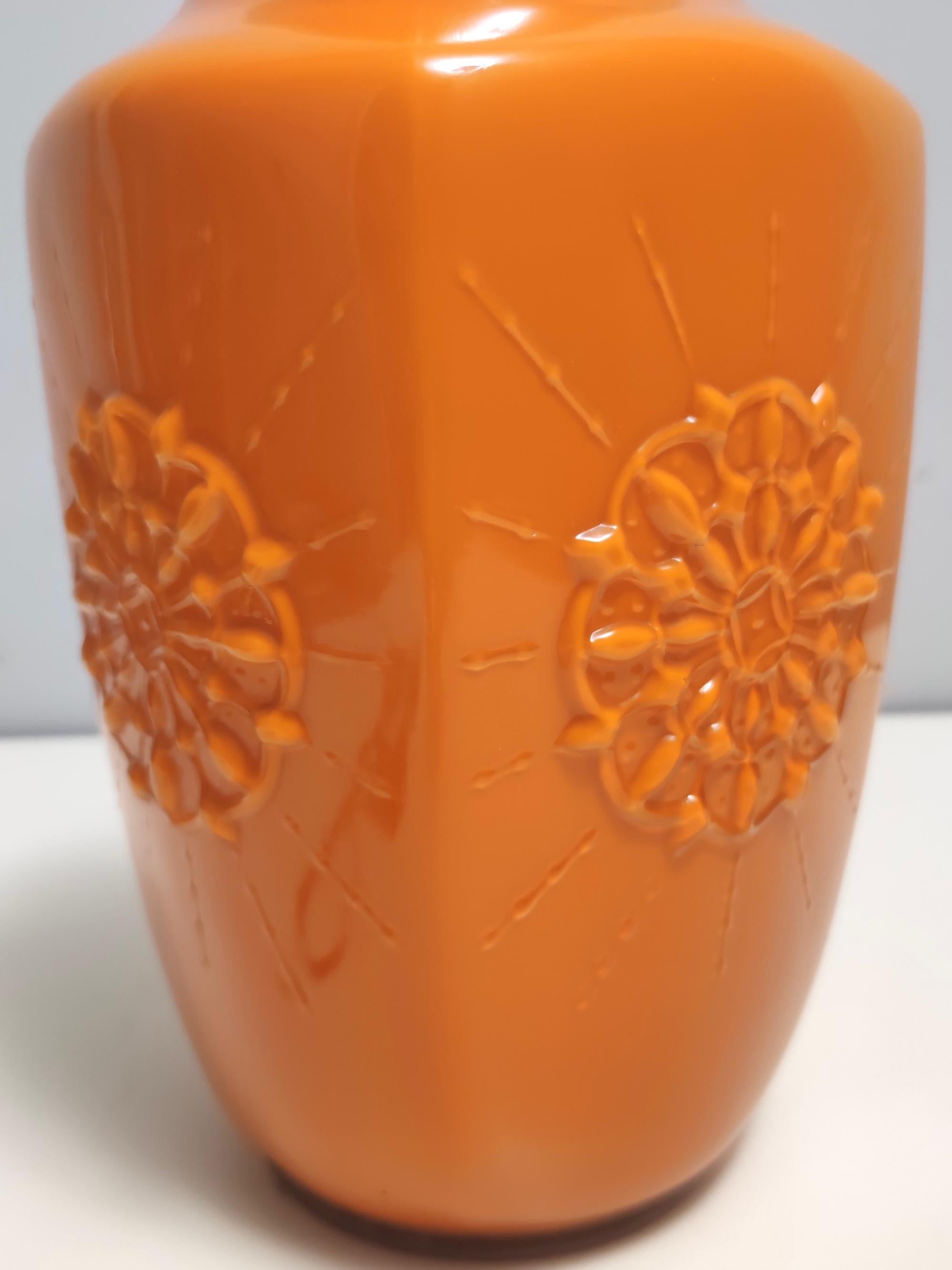Postmodern Orange Encased Hand-Blown Glass Flower Vase, Empoli, Italy For Sale 7