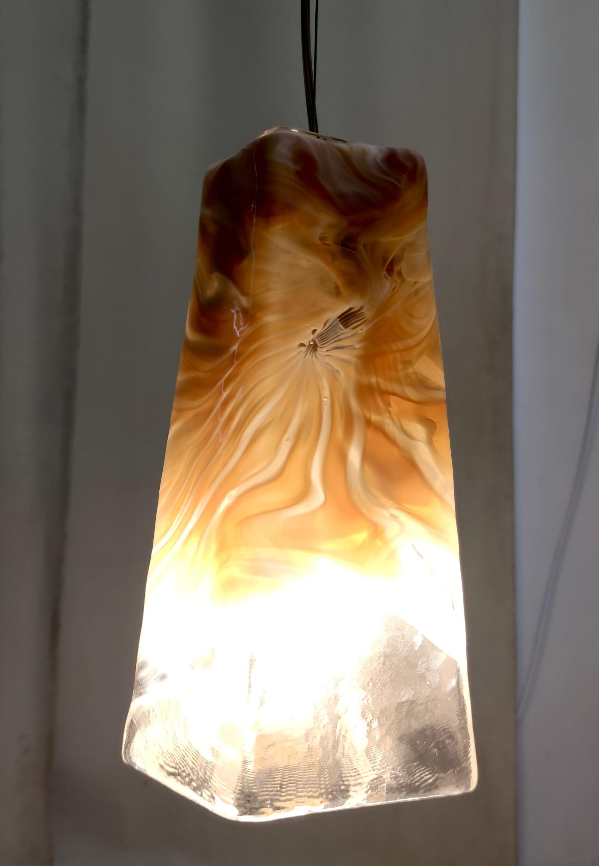 Lampe à suspension postmoderne en verre de Murano orange et laiton de La Murrina, Italie, années 1980 Excellent état - En vente à Bresso, Lombardy