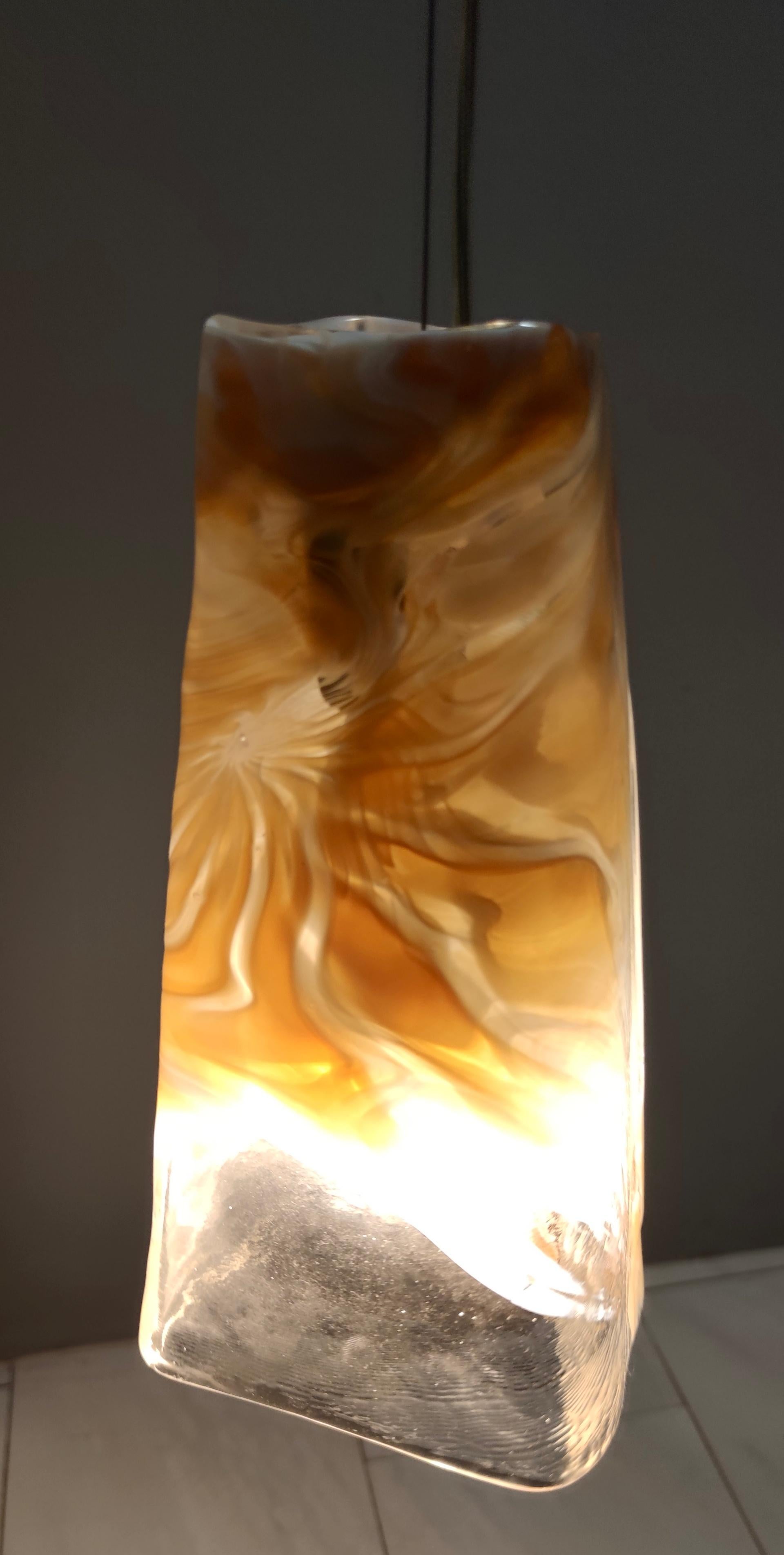 Fin du 20e siècle Lampe à suspension postmoderne en verre de Murano orange et laiton de La Murrina, Italie, années 1980 en vente