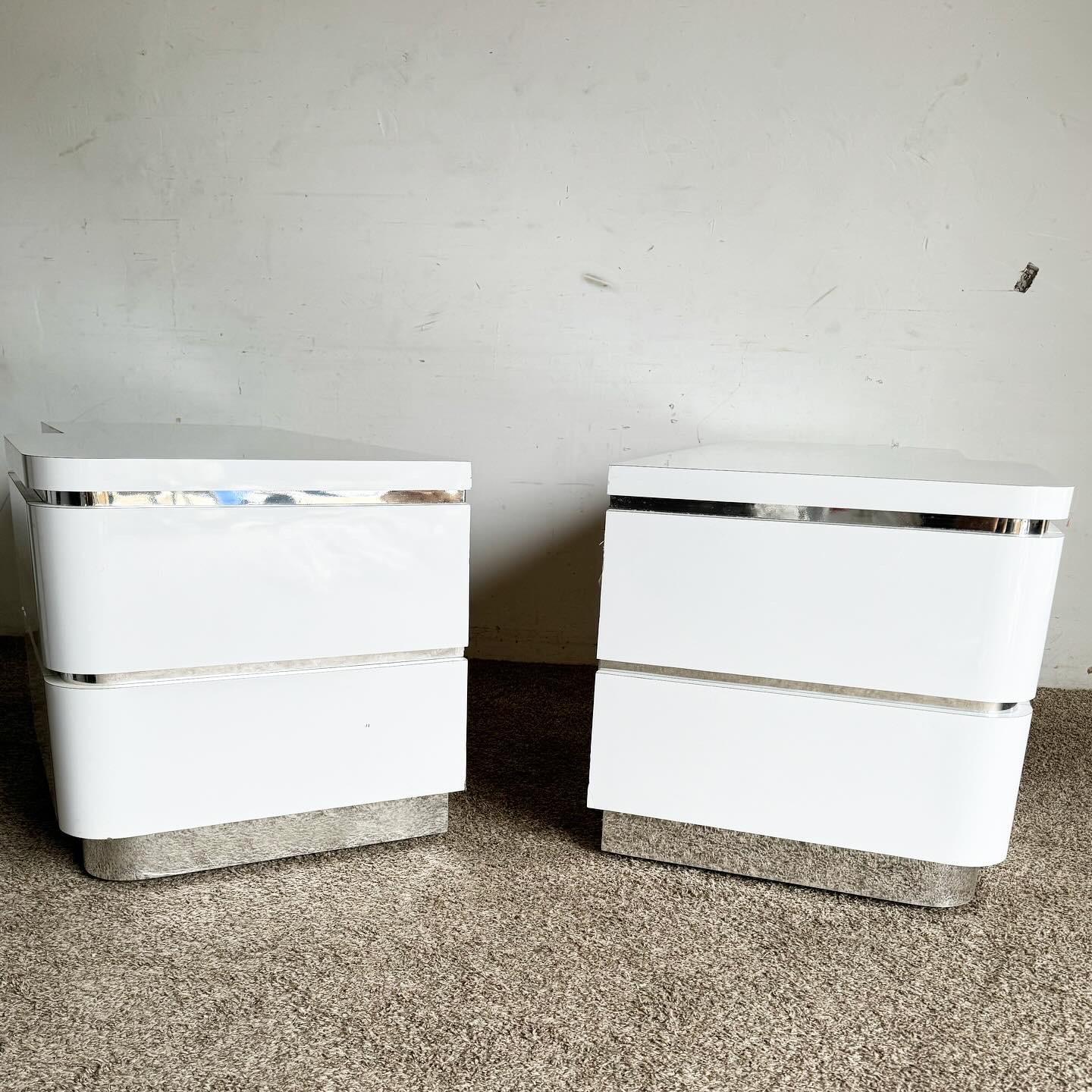 Postmodern Oversized White Lacquer Laminate and Chrome Nightstands/Dressers In Good Condition For Sale In Delray Beach, FL