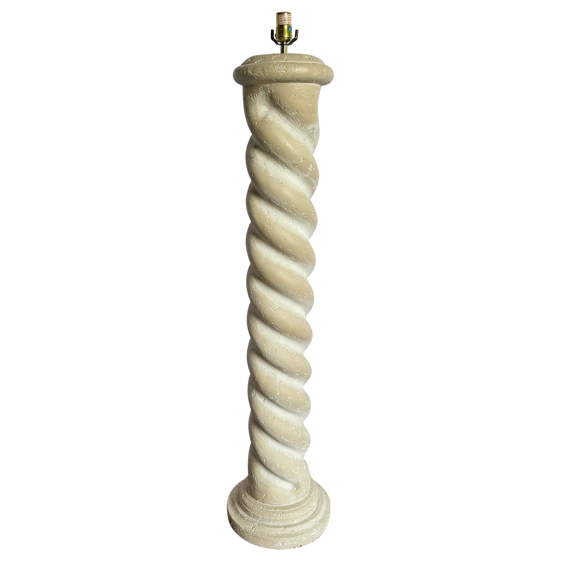 Lampadaire postmoderne en plâtre peint à spirale en vente