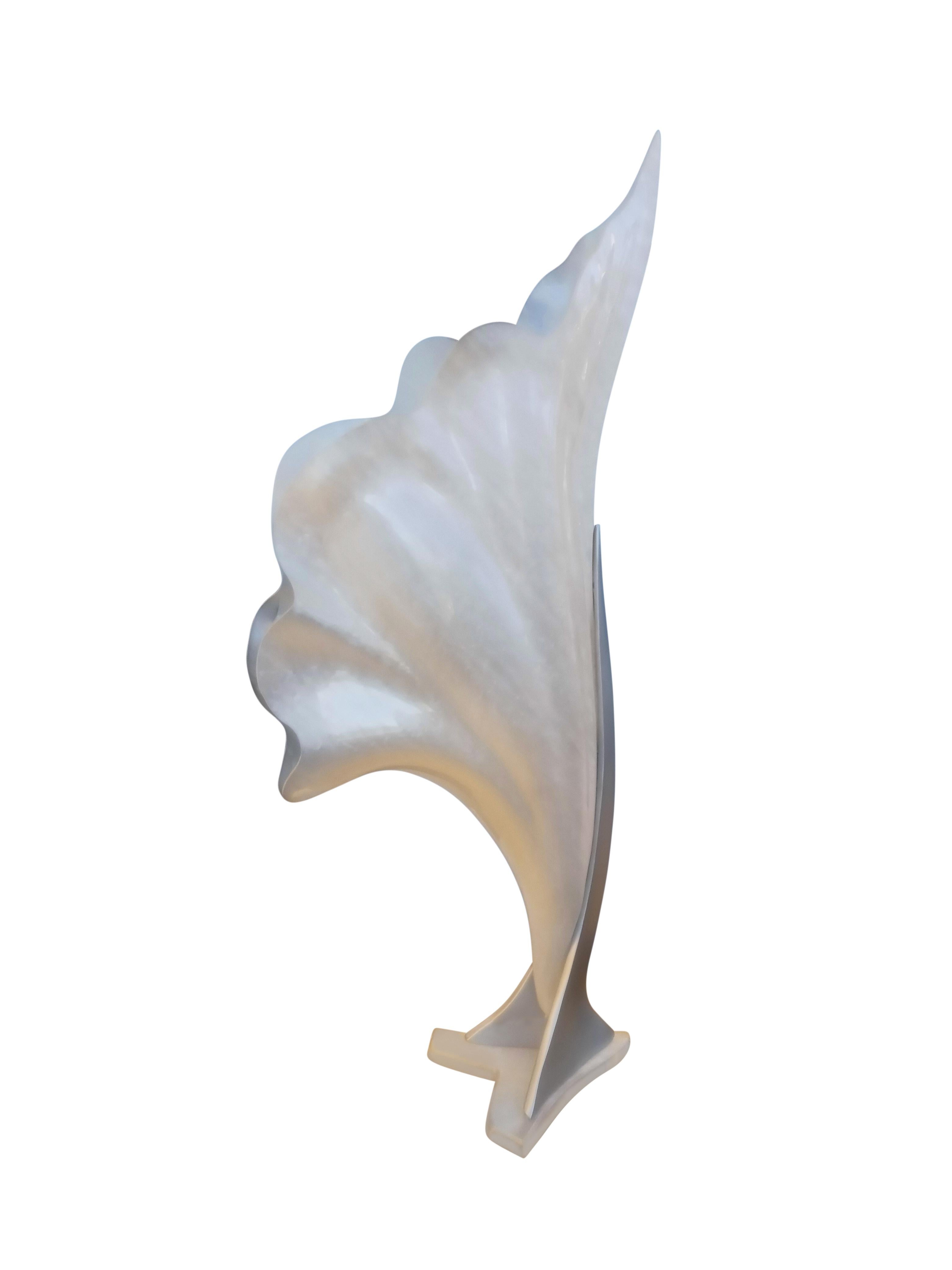 Postmodernes Paar großer, perlenförmiger Lampen aus Acryl in Muschelform, Rougier zugeschrieben im Angebot 1
