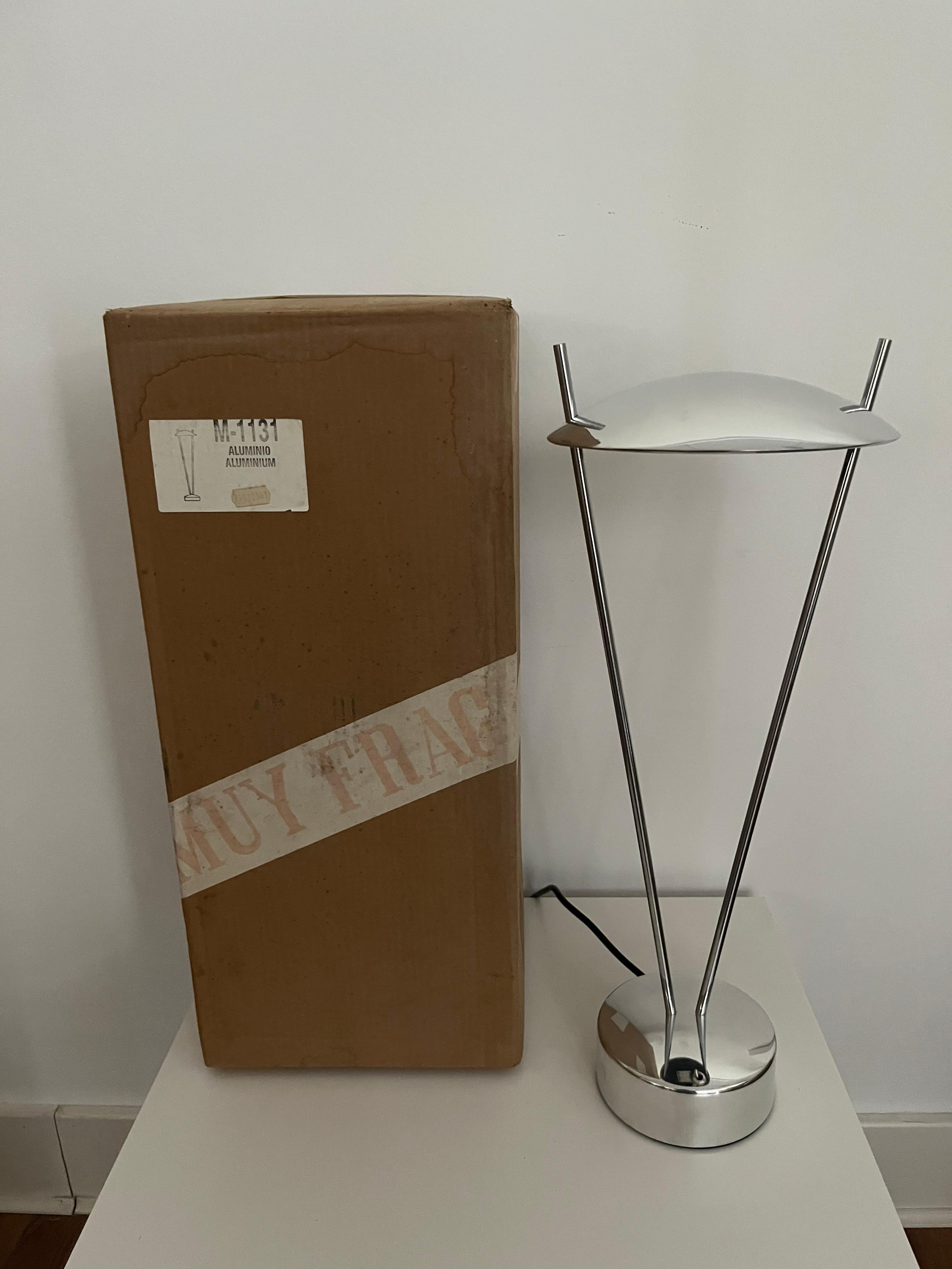 Pareja posmoderna de lámparas de sobremesa de aluminio de Leonardo Marelli para Estiluz, años 80 finales del siglo XX en venta