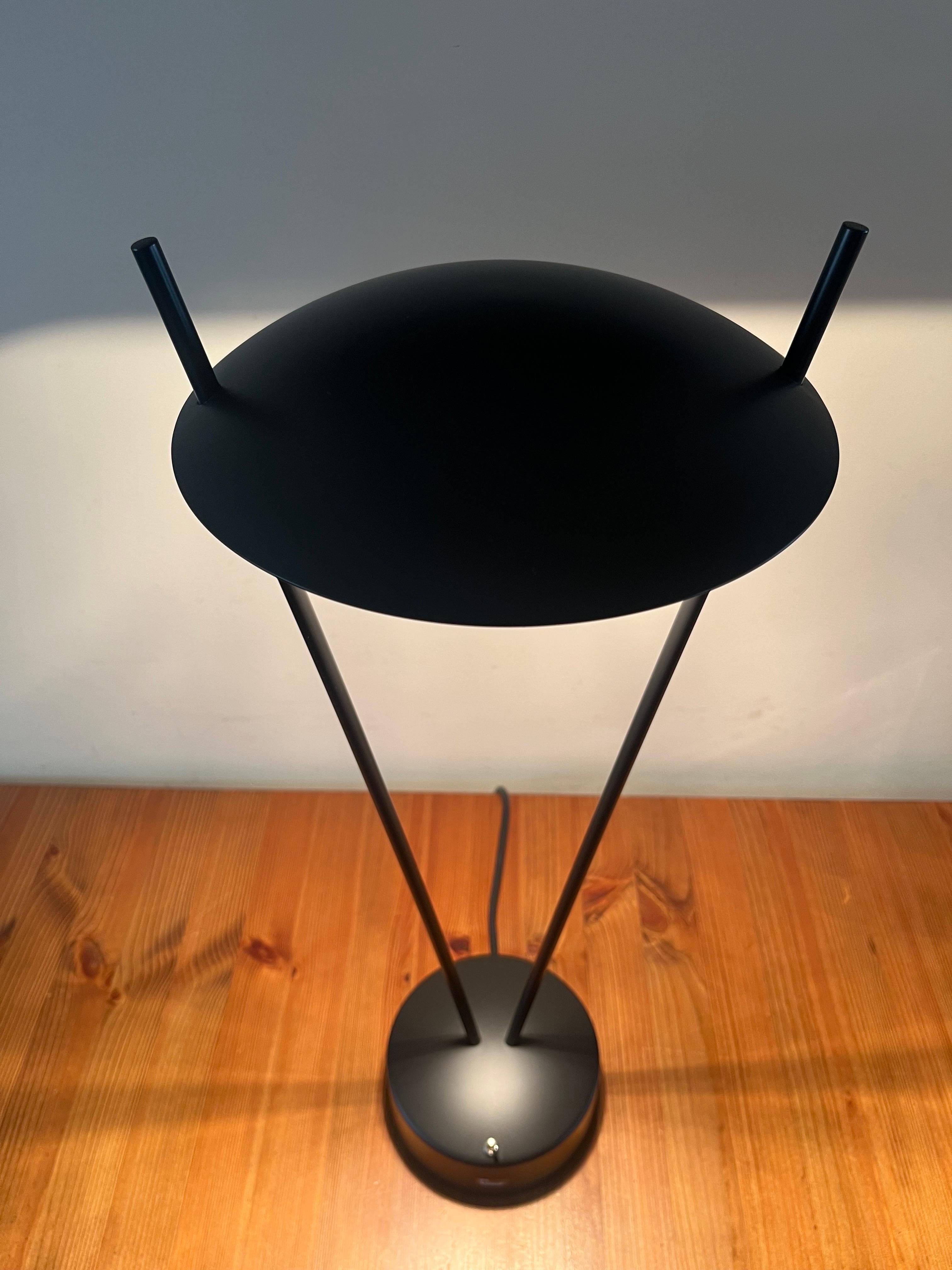 Postmodern Pair of Black Table Lamps by Leonardo Marelli for Estiluz, 1980s 13
