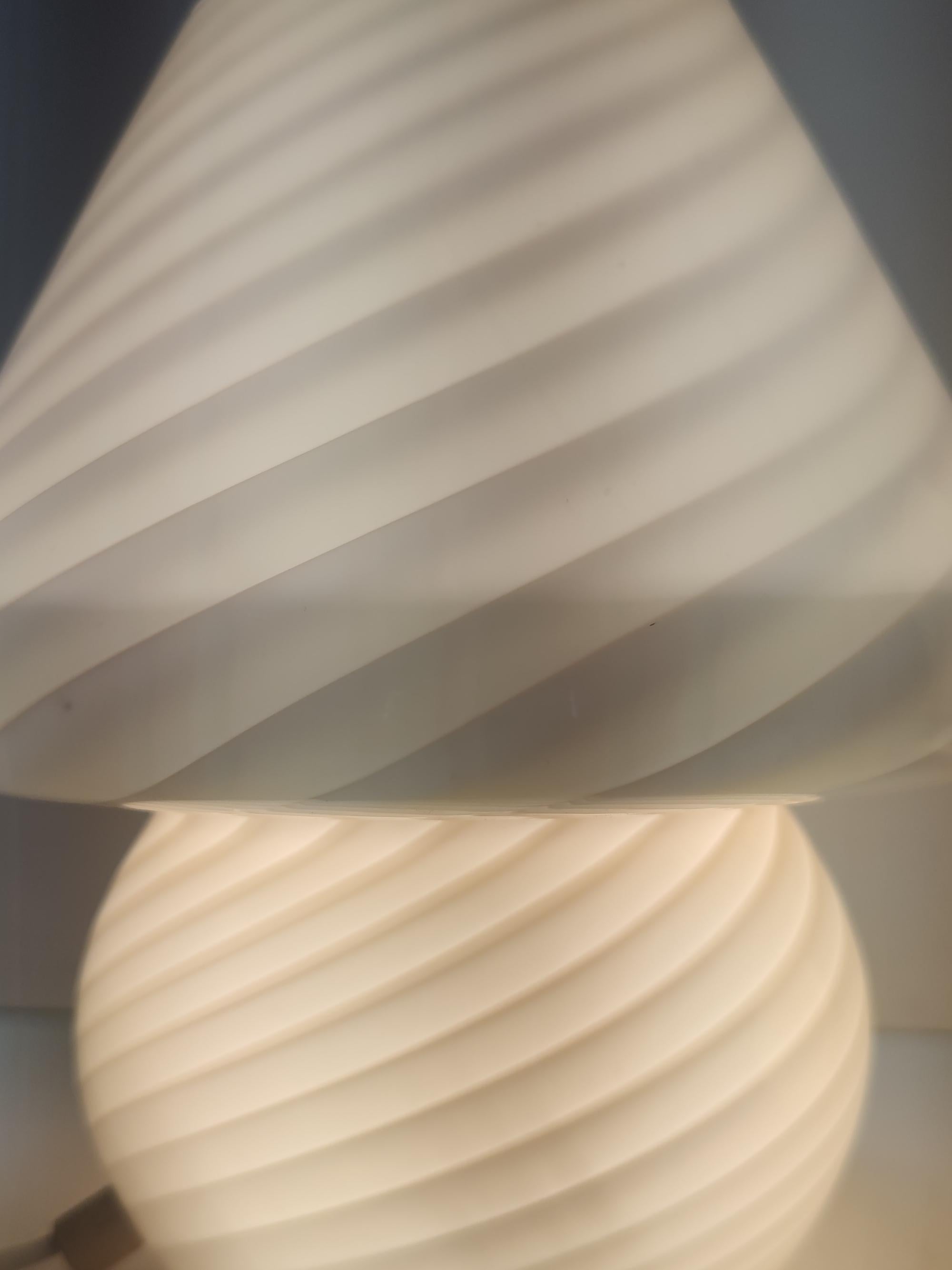 Postmoderne Tischlampen aus cremefarbenem Muranoglas von Venini, Italien im Angebot 3