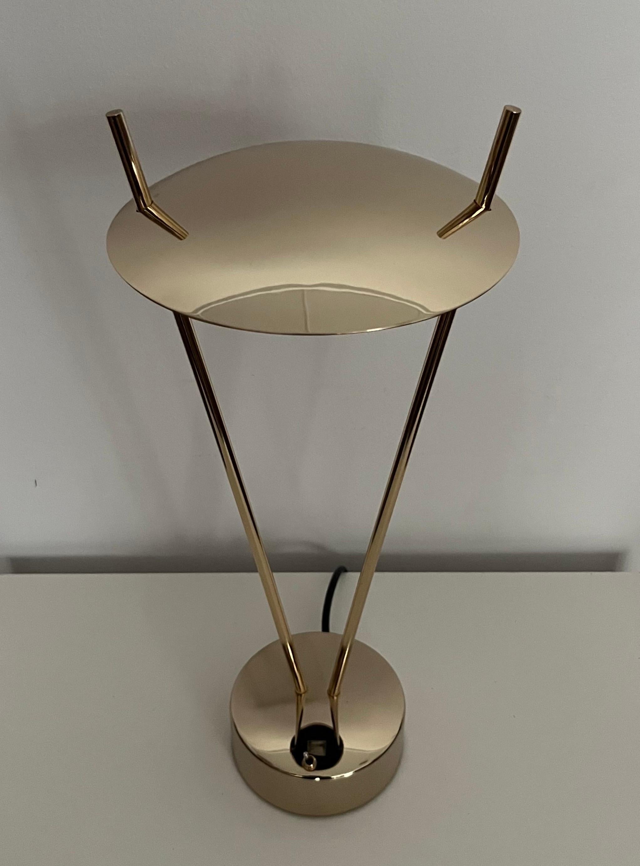 Pareja posmoderna de lámparas de mesa doradas de Leonardo Marelli para Estiluz, años 80 en venta 1