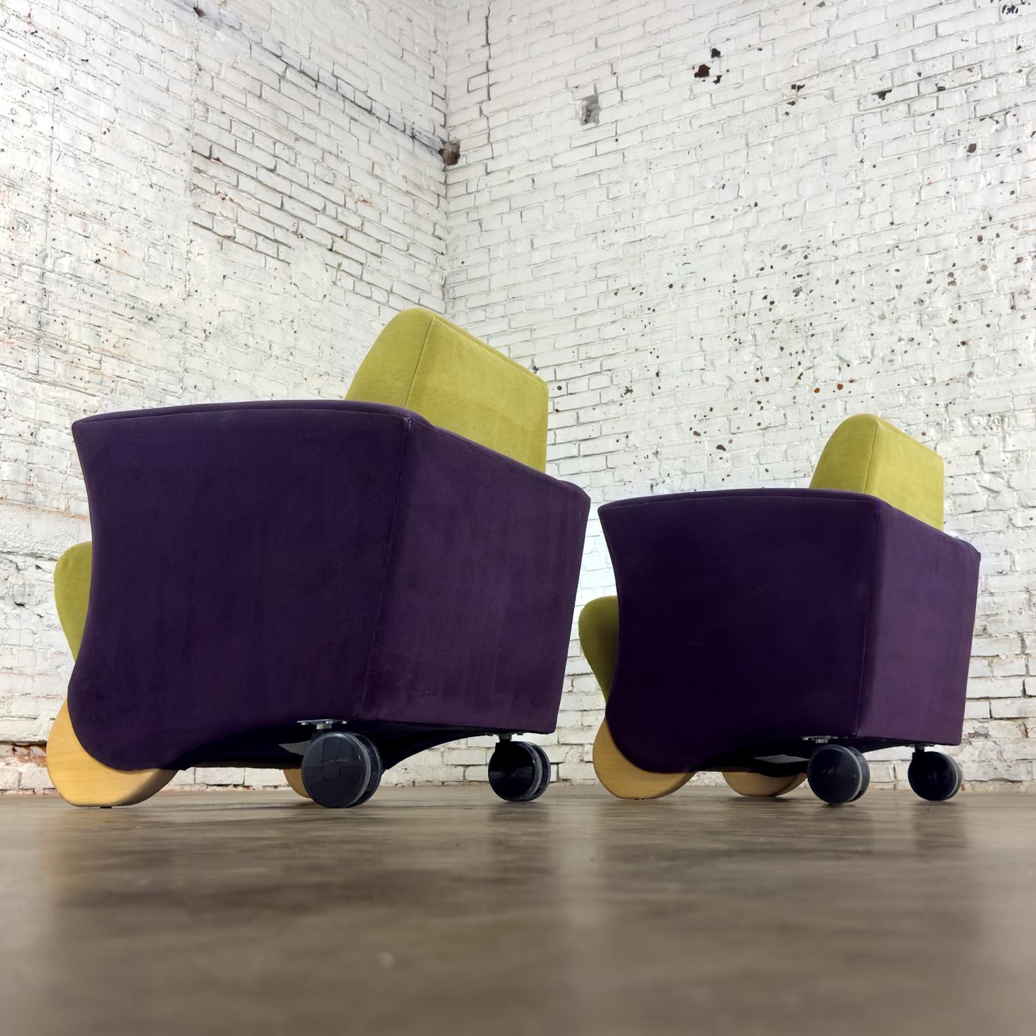 Postmoderne Paire de fauteuils club postmodernes Martin/Brattrud Think Fast, violets et verts en vente