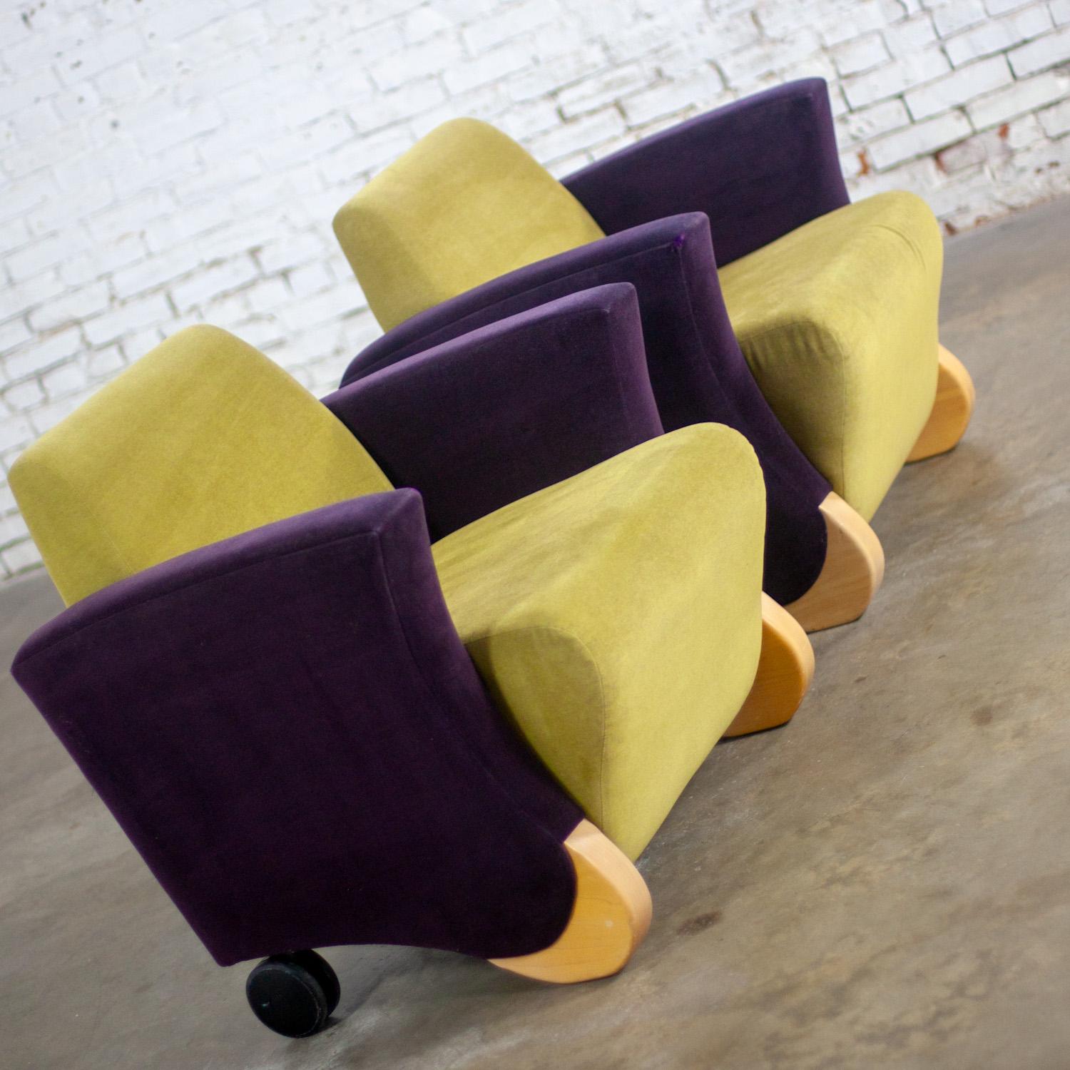 Américain Paire de fauteuils club postmodernes Martin/Brattrud Think Fast, violets et verts en vente