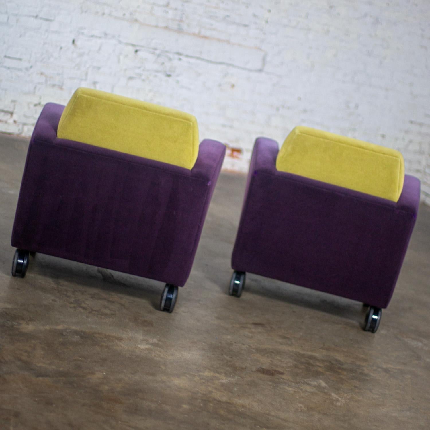 Coppia postmoderna di sedie lounge club Martin Brattrud Think Fast Purple & Greene In condizioni buone in vendita a Topeka, KS