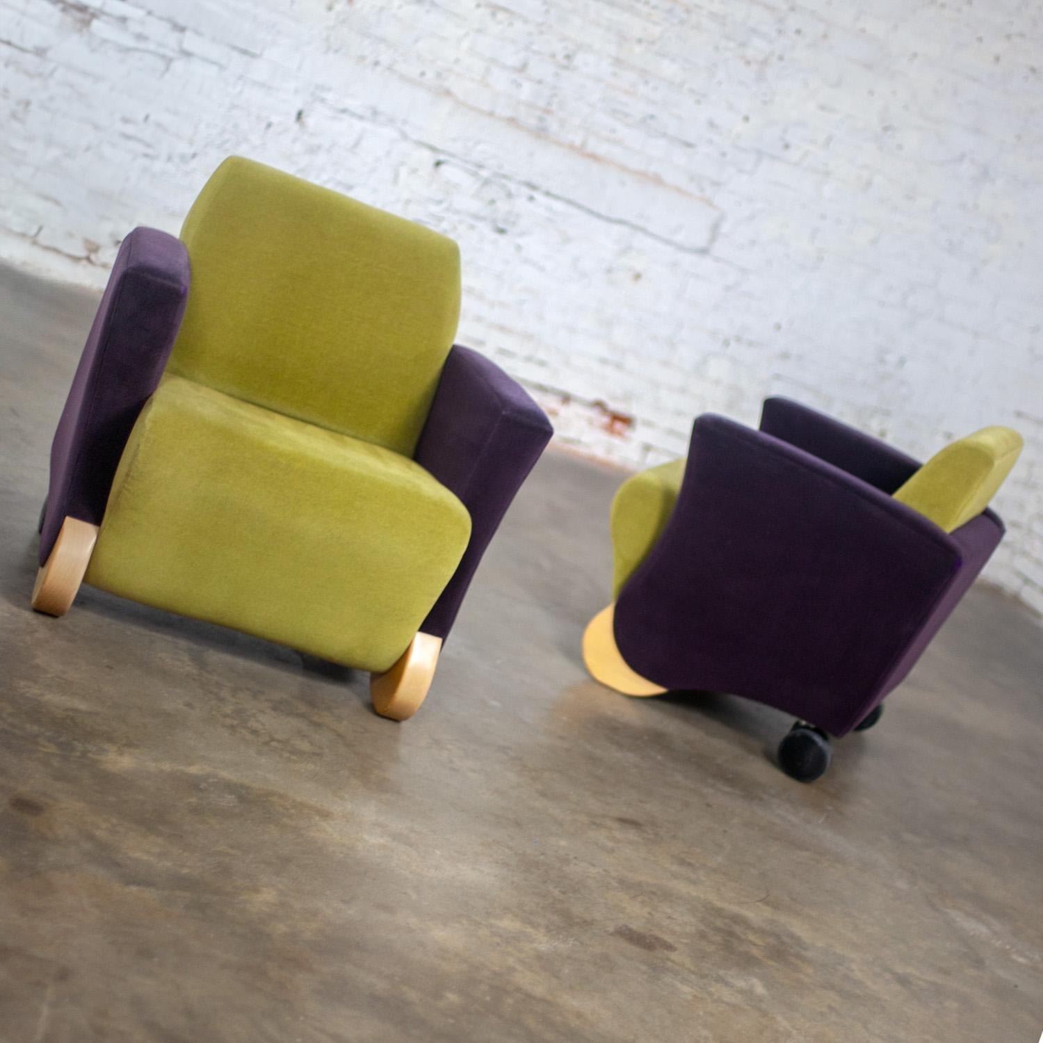 Tessuto Coppia postmoderna di sedie lounge club Martin Brattrud Think Fast Purple & Greene in vendita
