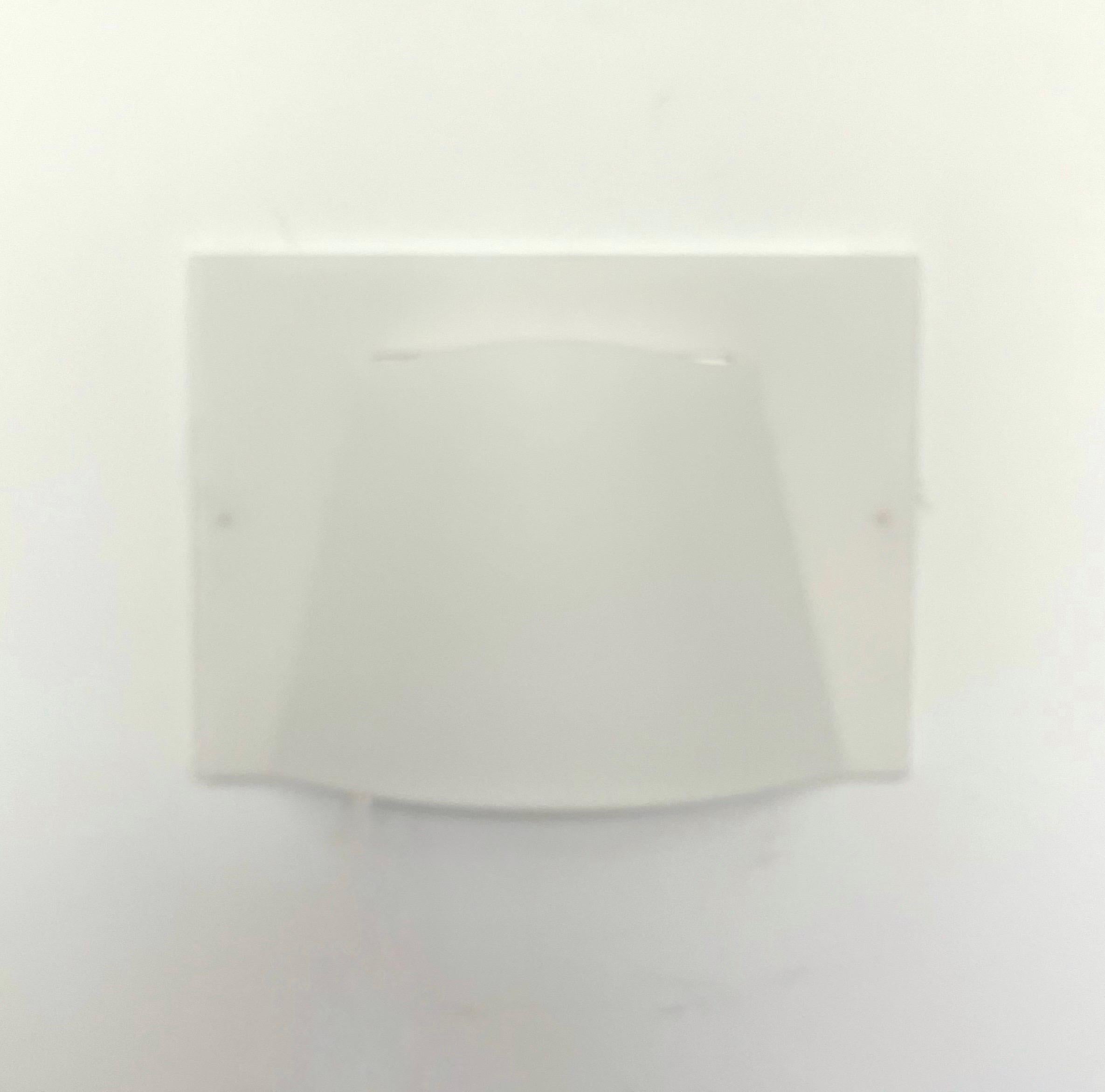 Pareja posmoderna de apliques de Lucite blanco de Estiluz, Barcelona, años 90 Posmoderno en venta