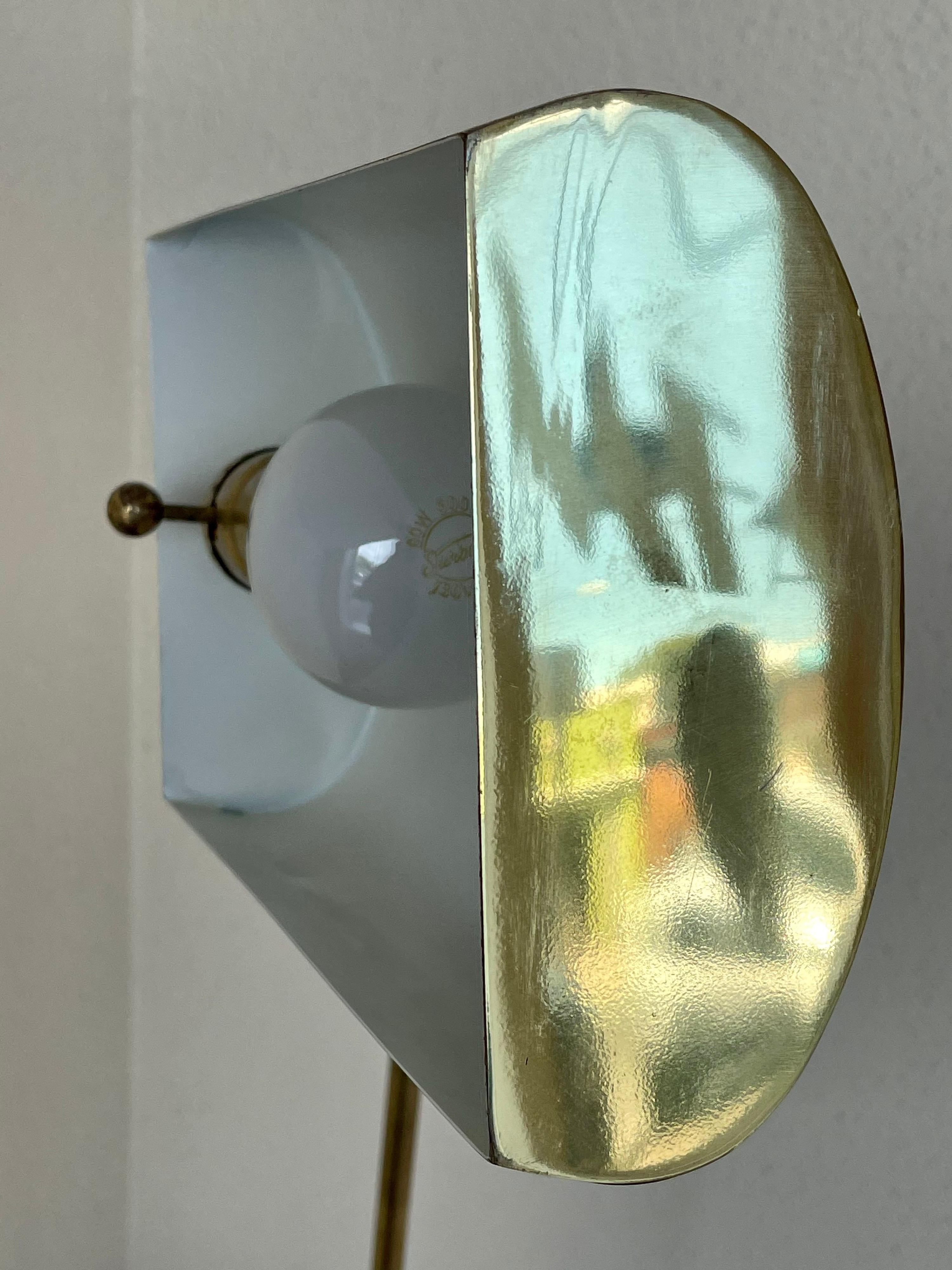 Postmodern Patinated Brass Multidirectional Low Floor Lamp In Good Condition In San Diego, CA
