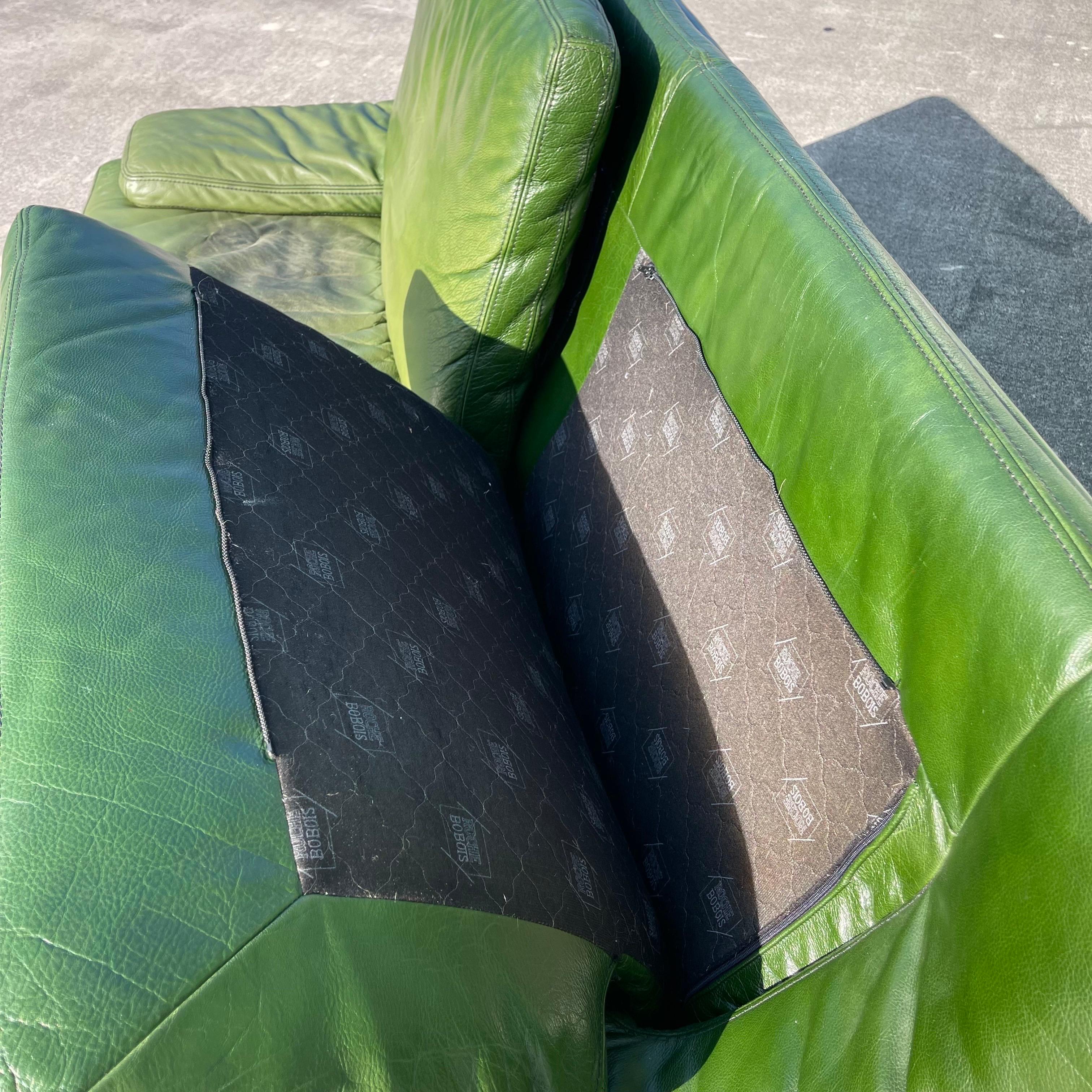 Canapé postmoderne en cuir de buffle vert patiné de Roche Bobois en vente 6