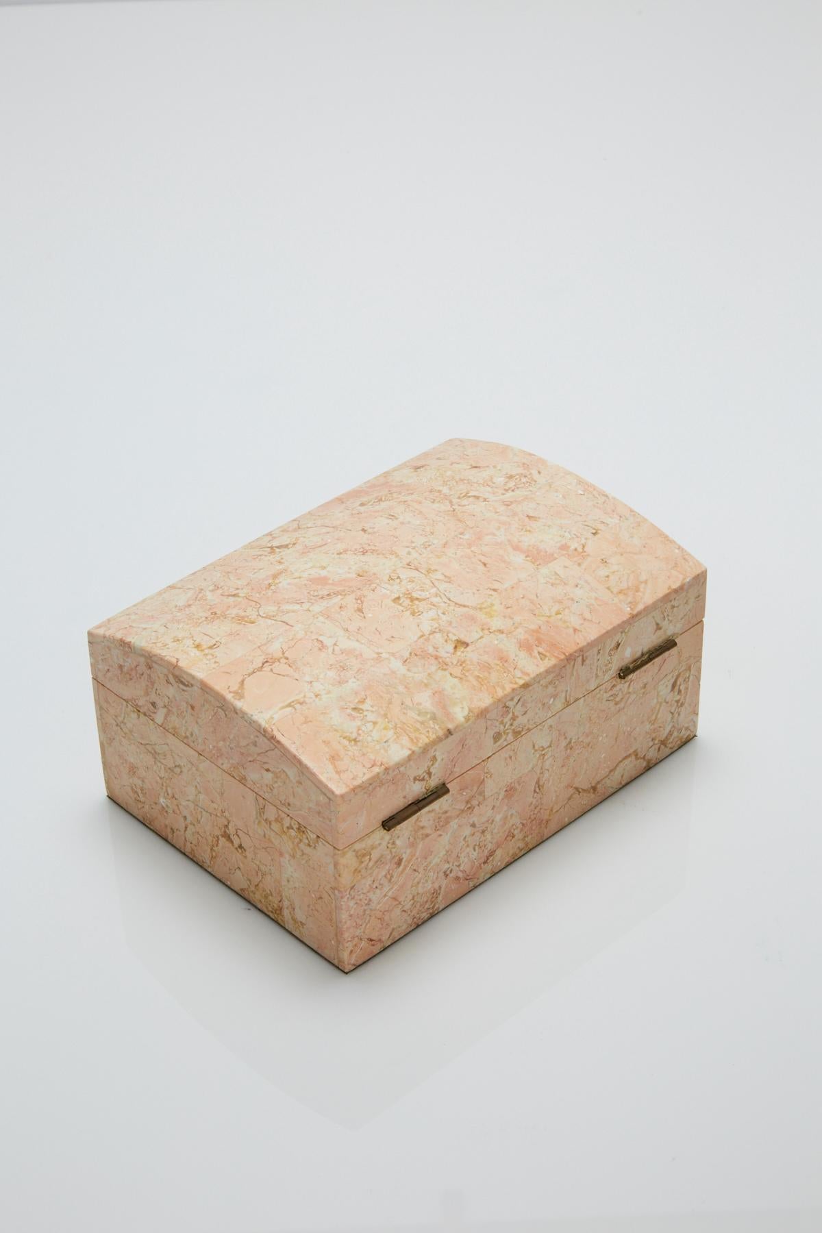 Philippine Postmodern Peach Tessellated Stone Lidded Decorative Box, 1990s For Sale