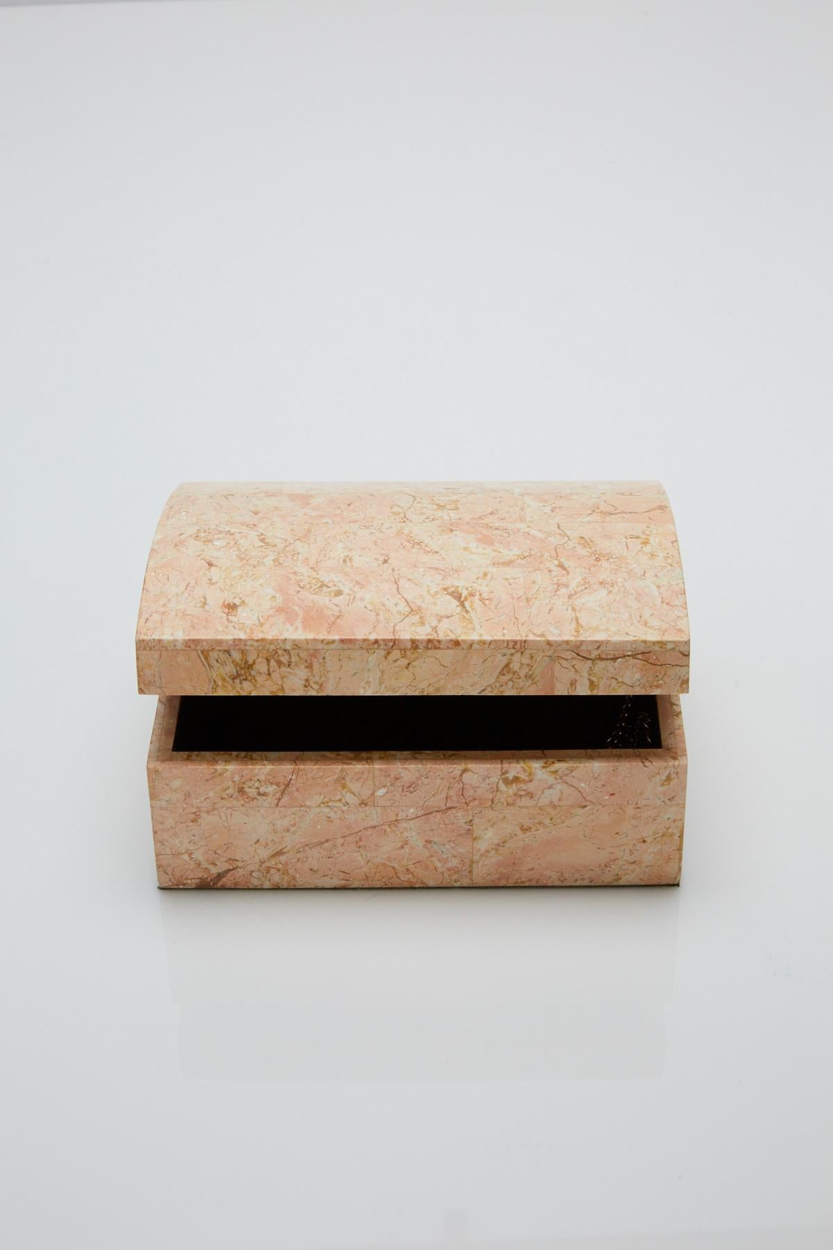 Postmodern Peach Tessellated Stone Lidded Decorative Box, 1990s For Sale 1