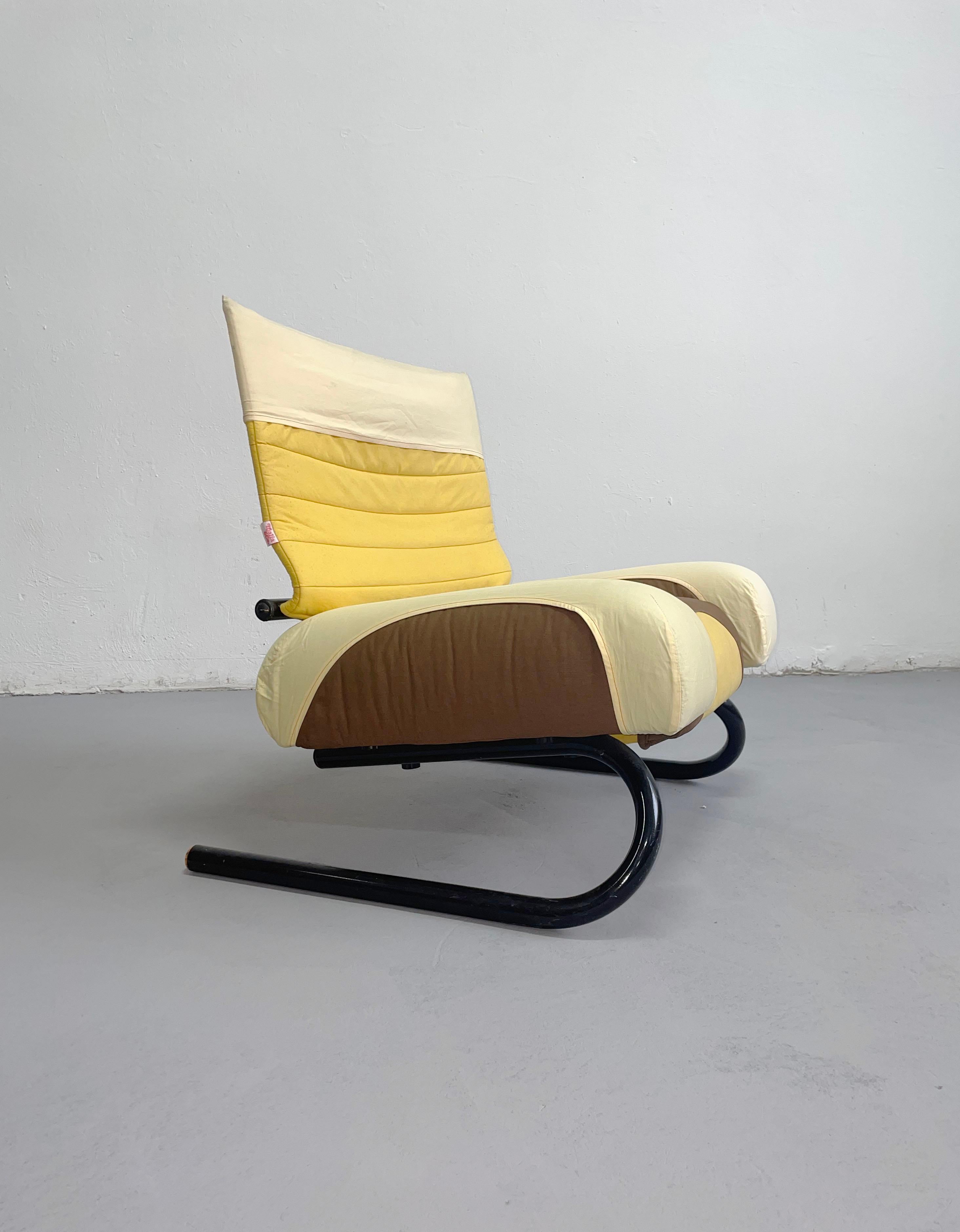 Late 20th Century Postmodern 'Peter Pan' Lounge Chair, Michele De Lucchi for Thalia&Co, Italy 1982 For Sale
