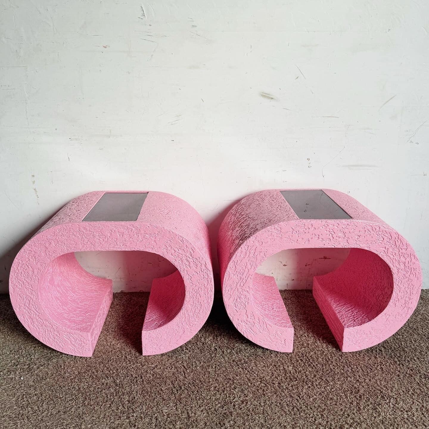Fin du 20e siècle Table d'appoint postmoderne en verre fumé et rose, style Karl Springer en vente