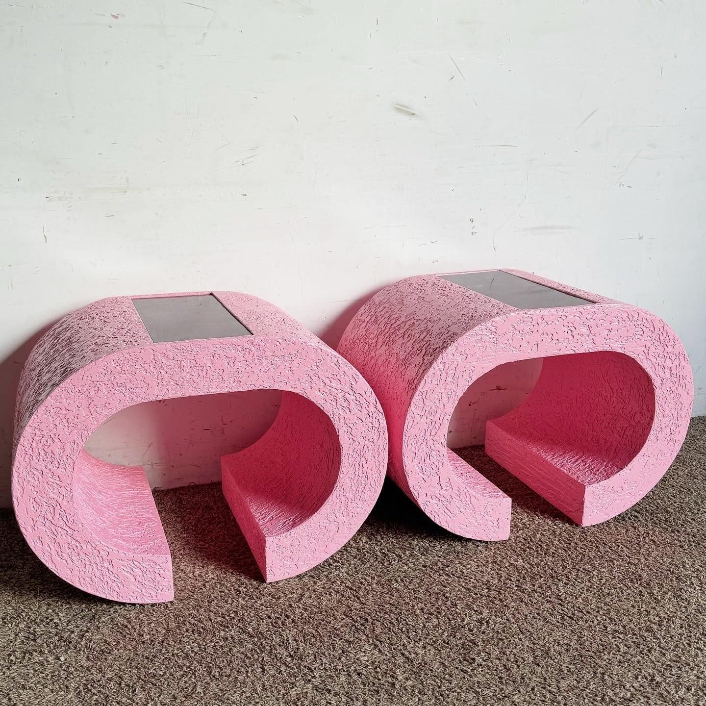 Bois Table d'appoint postmoderne en verre fumé et rose, style Karl Springer en vente